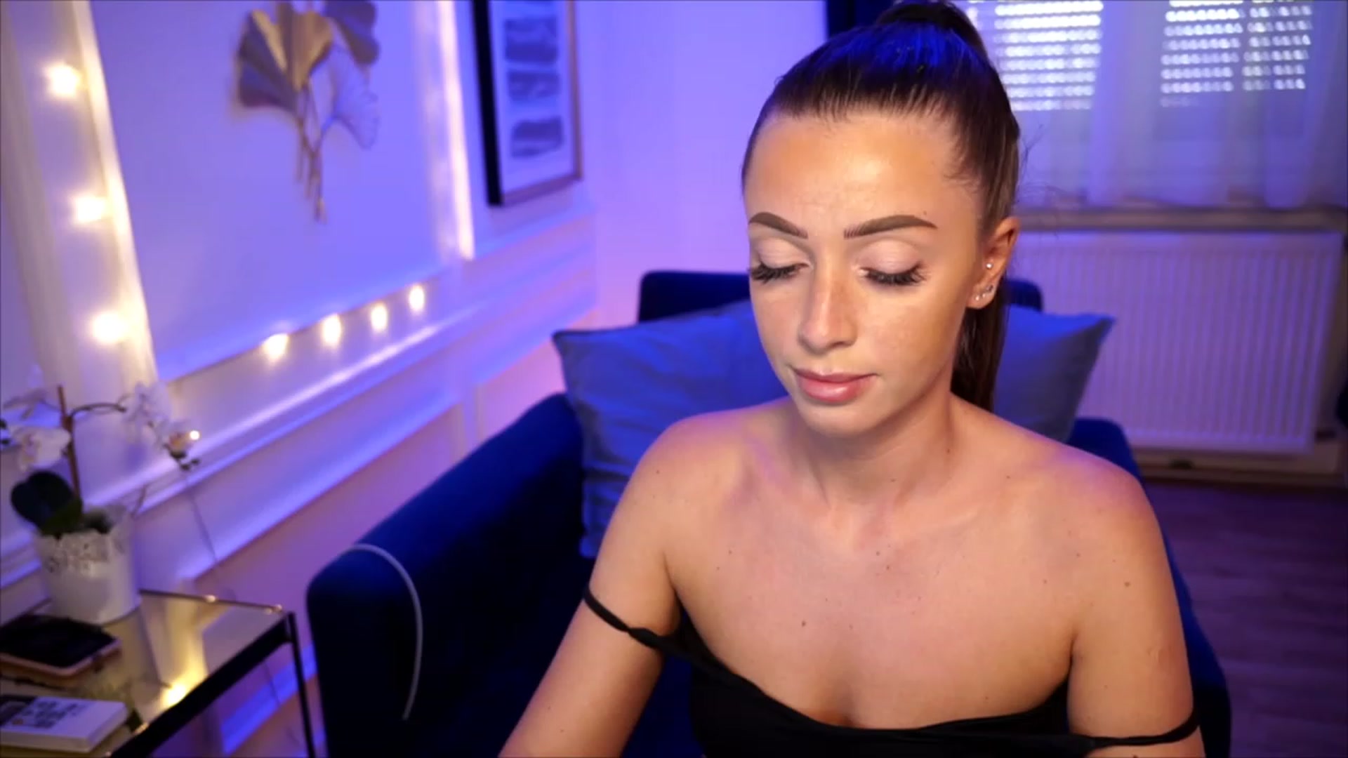 Gallery image thumbnail from emma_ruby's myfreecams stream on, 07/12/2023, 12:18 image 4 of 20