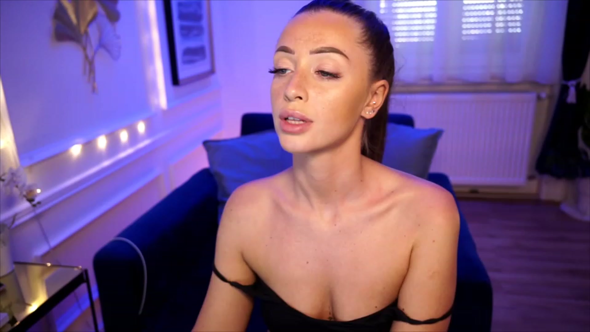 Gallery image thumbnail from emma_ruby's myfreecams stream on, 07/12/2023, 12:18 image 15 of 20