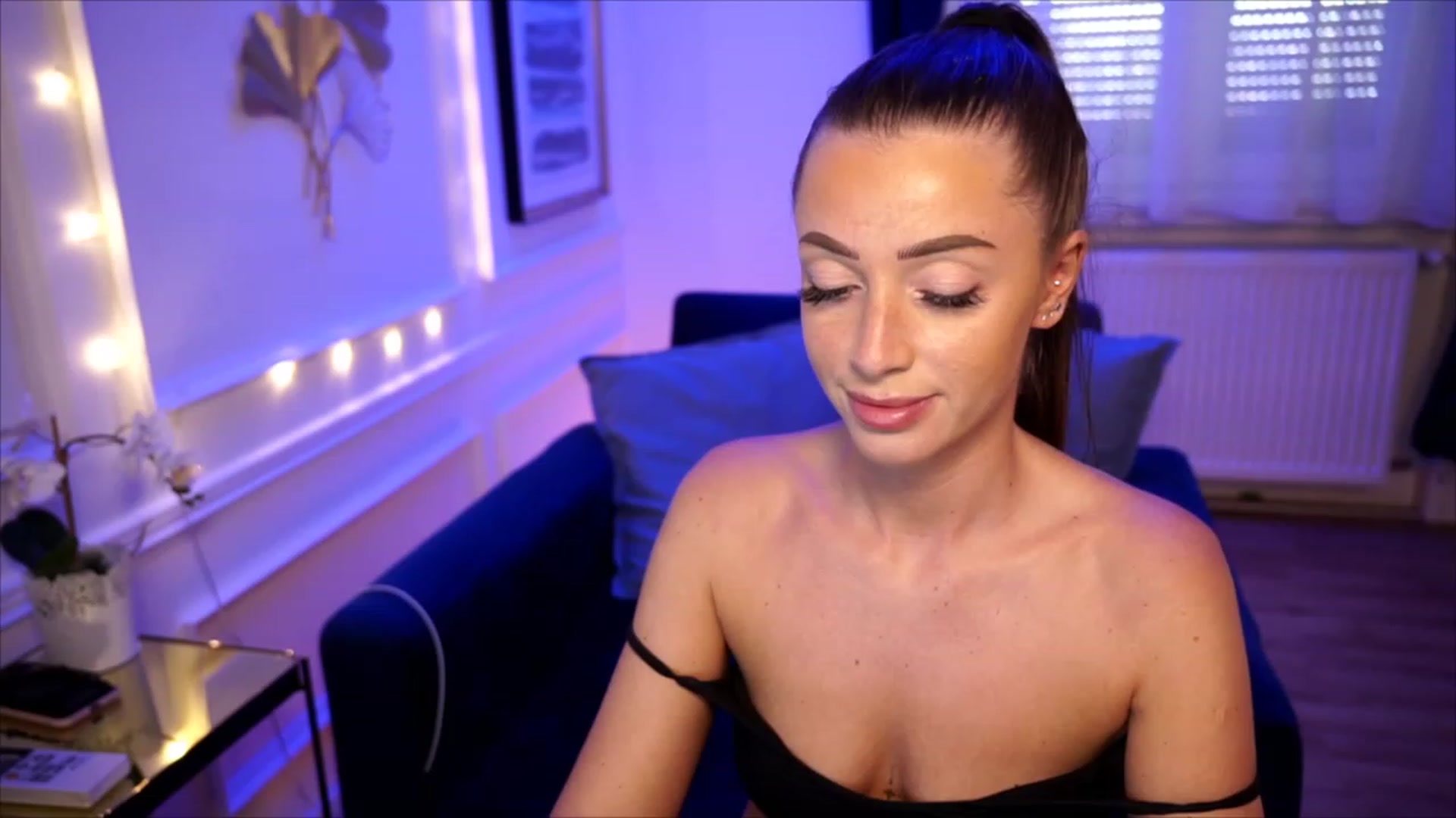 Gallery image thumbnail from emma_ruby's myfreecams stream on, 07/12/2023, 12:18 image 1 of 20