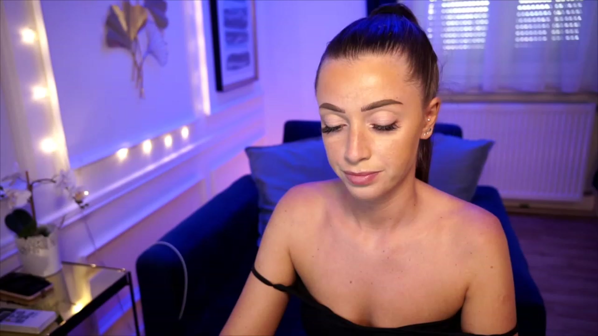 Gallery image thumbnail from emma_ruby's myfreecams stream on, 07/12/2023, 12:18 image 3 of 20