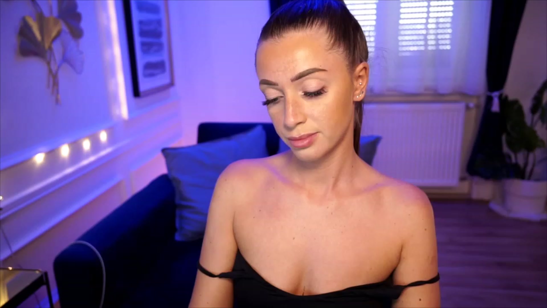 Gallery image thumbnail from emma_ruby's myfreecams stream on, 07/12/2023, 12:18 image 11 of 20