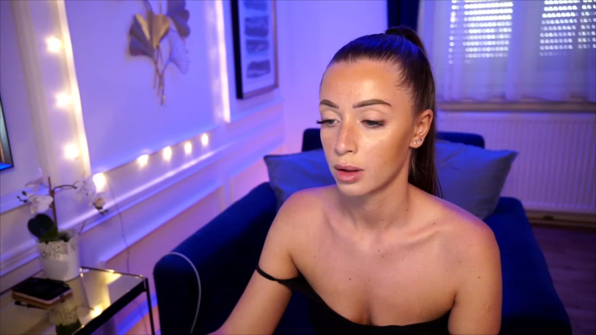 Gallery image thumbnail from emma_ruby's myfreecams stream on, 07/12/2023, 13:51 image 9 of 20