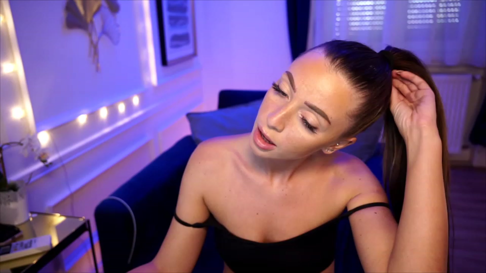 Gallery image thumbnail from emma_ruby's myfreecams stream on, 07/12/2023, 13:51 image 3 of 20