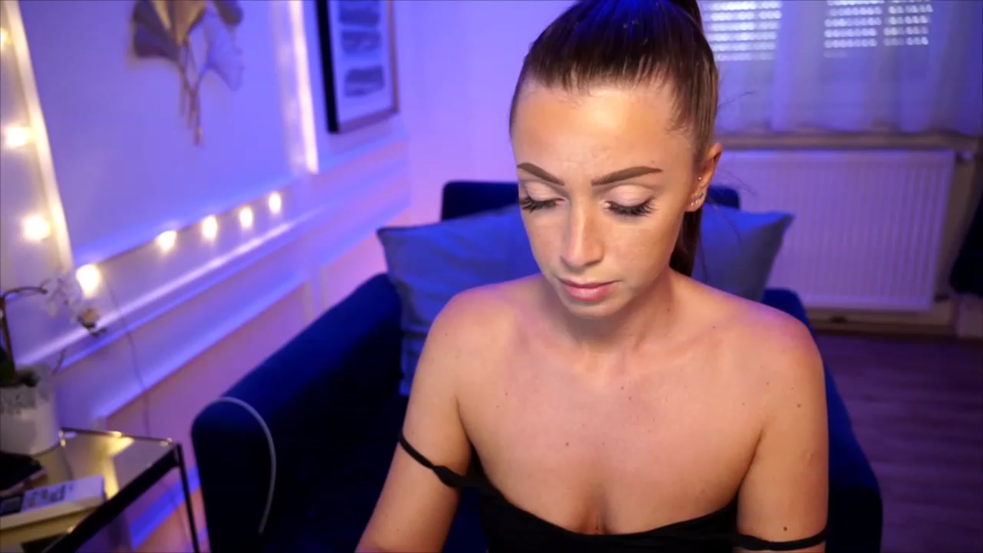 Gallery image thumbnail from emma_ruby's myfreecams stream on, 07/12/2023, 13:51 image 2 of 20