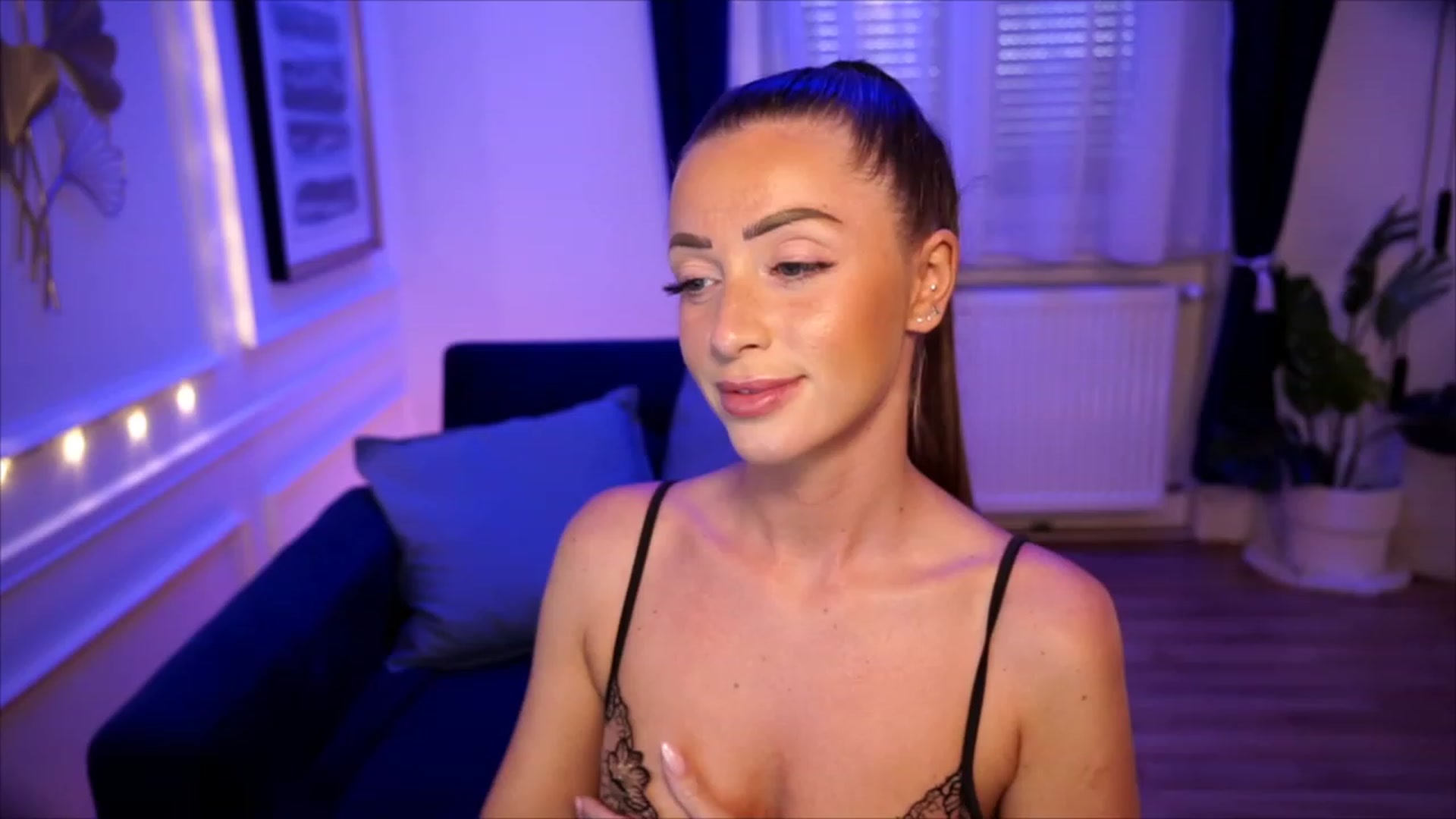 Gallery image thumbnail from emma_ruby's myfreecams stream on, 07/14/2023, 18:09 image 19 of 20