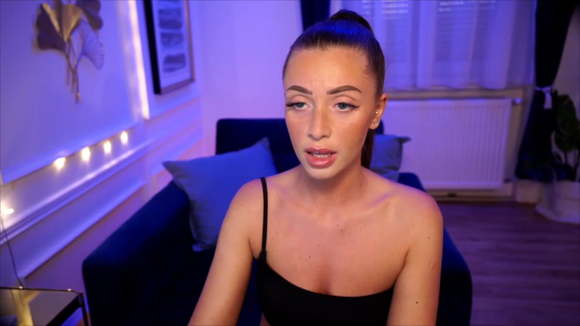 Gallery image thumbnail from emma_ruby's myfreecams stream on, 07/15/2023, 18:30 image 19 of 20