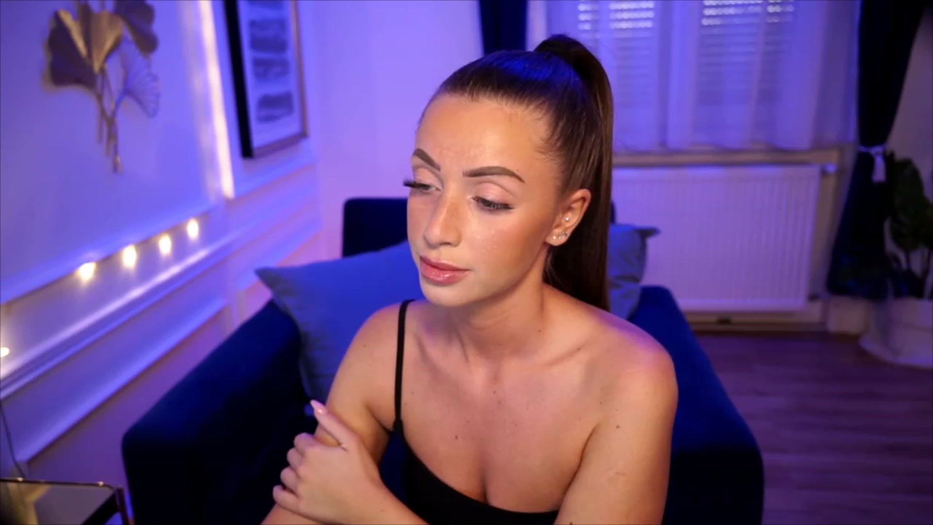 Gallery image thumbnail from emma_ruby's myfreecams stream on, 07/15/2023, 18:30 image 11 of 20