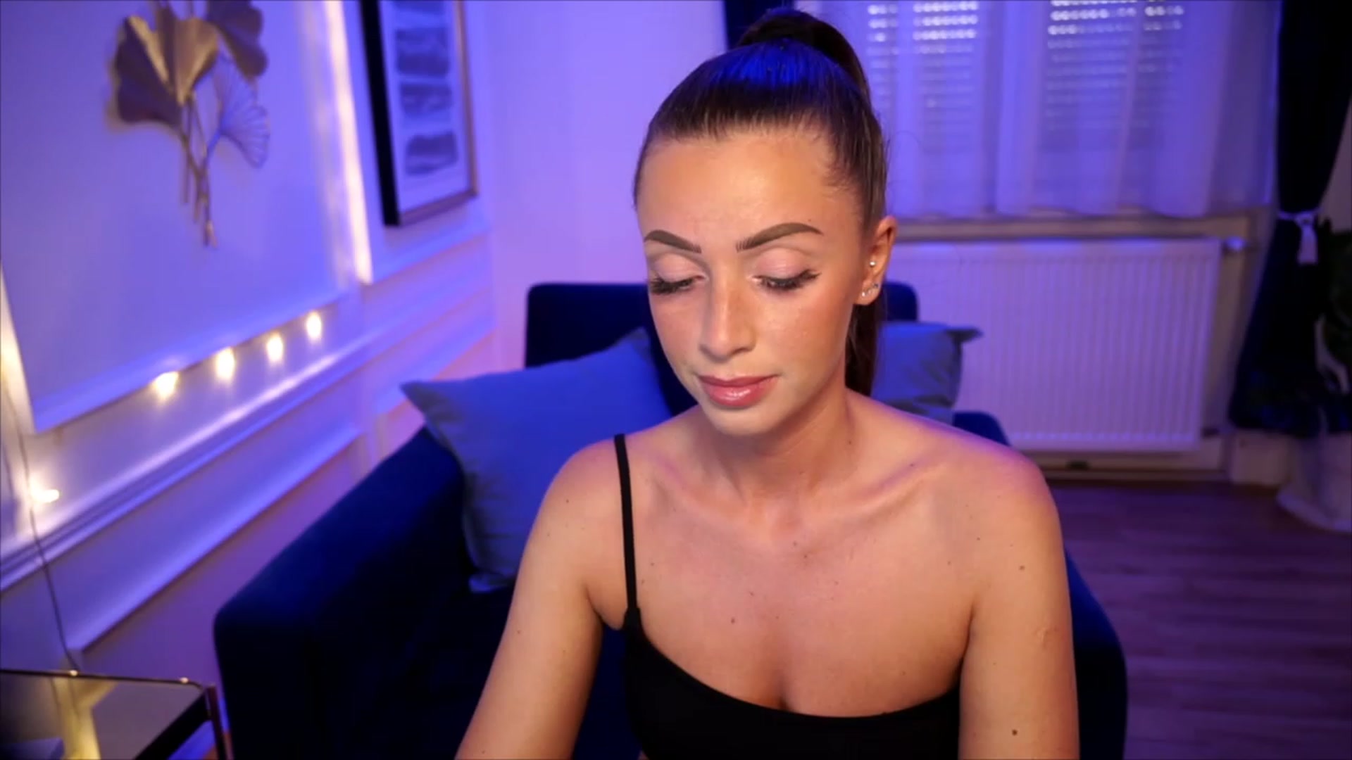 Gallery image thumbnail from emma_ruby's myfreecams stream on, 07/15/2023, 18:30 image 9 of 20