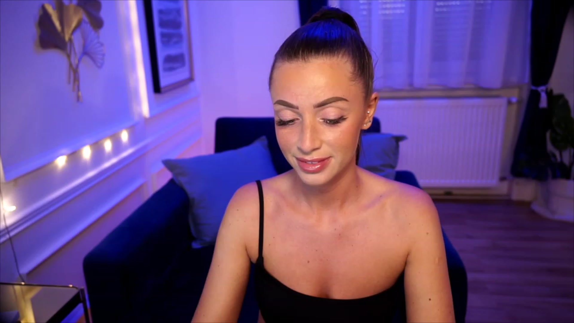 Gallery image thumbnail from emma_ruby's myfreecams stream on, 07/15/2023, 18:30 image 20 of 20