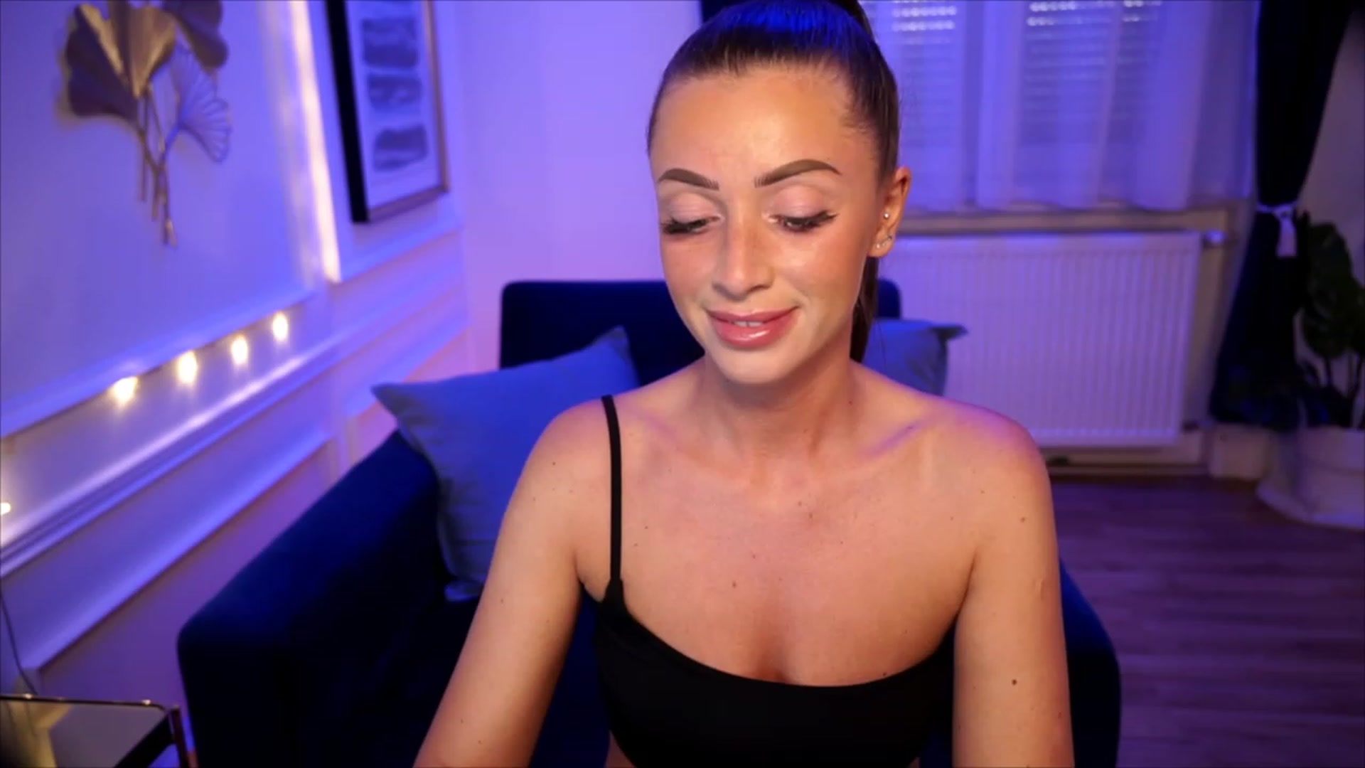 Gallery image thumbnail from emma_ruby's myfreecams stream on, 07/15/2023, 18:30 image 13 of 20