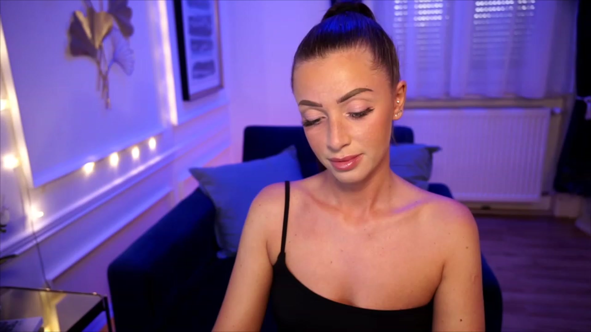Gallery image thumbnail from emma_ruby's myfreecams stream on, 07/15/2023, 18:30 image 5 of 20