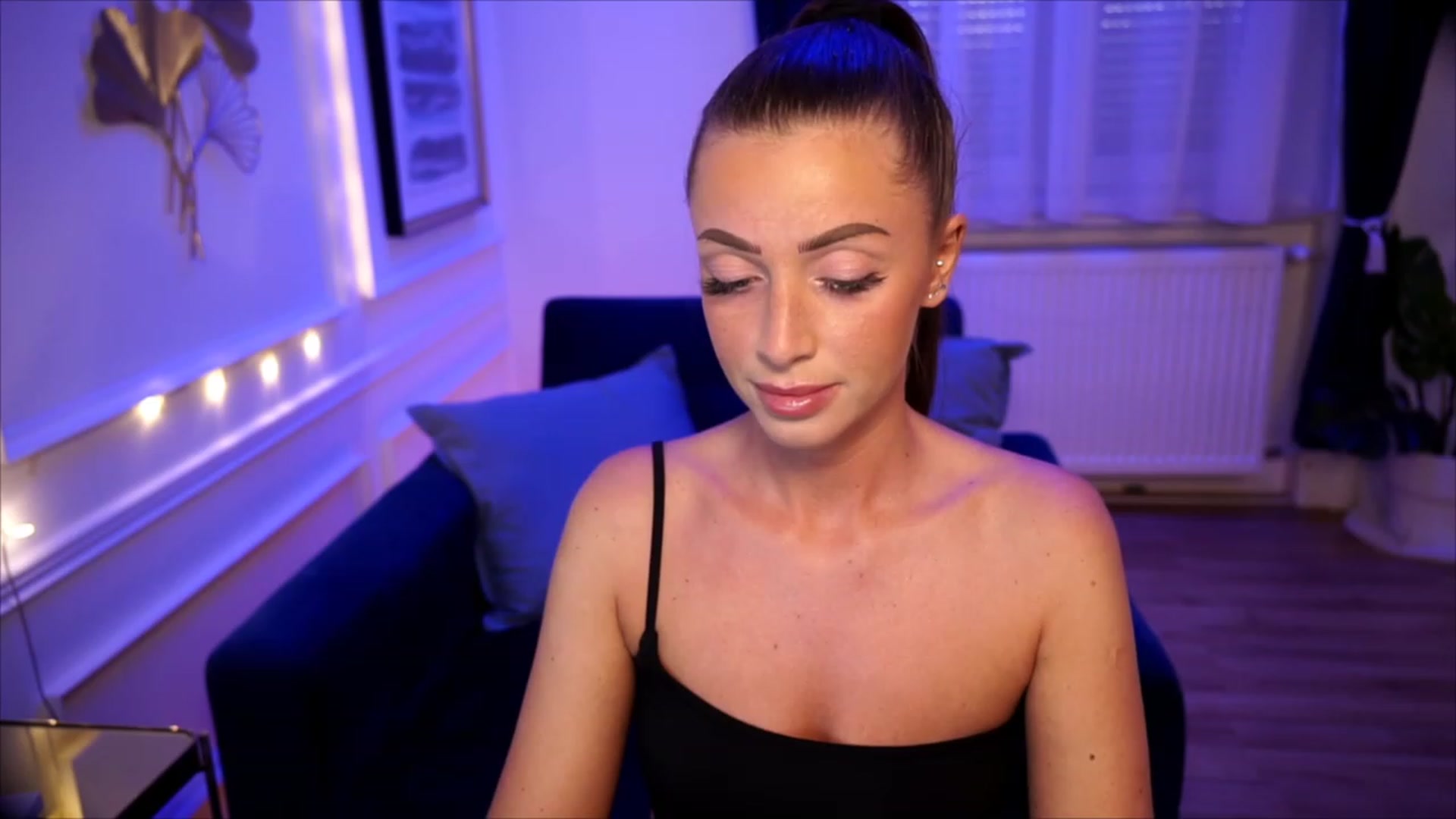 Gallery image thumbnail from emma_ruby's myfreecams stream on, 07/15/2023, 18:30 image 18 of 20