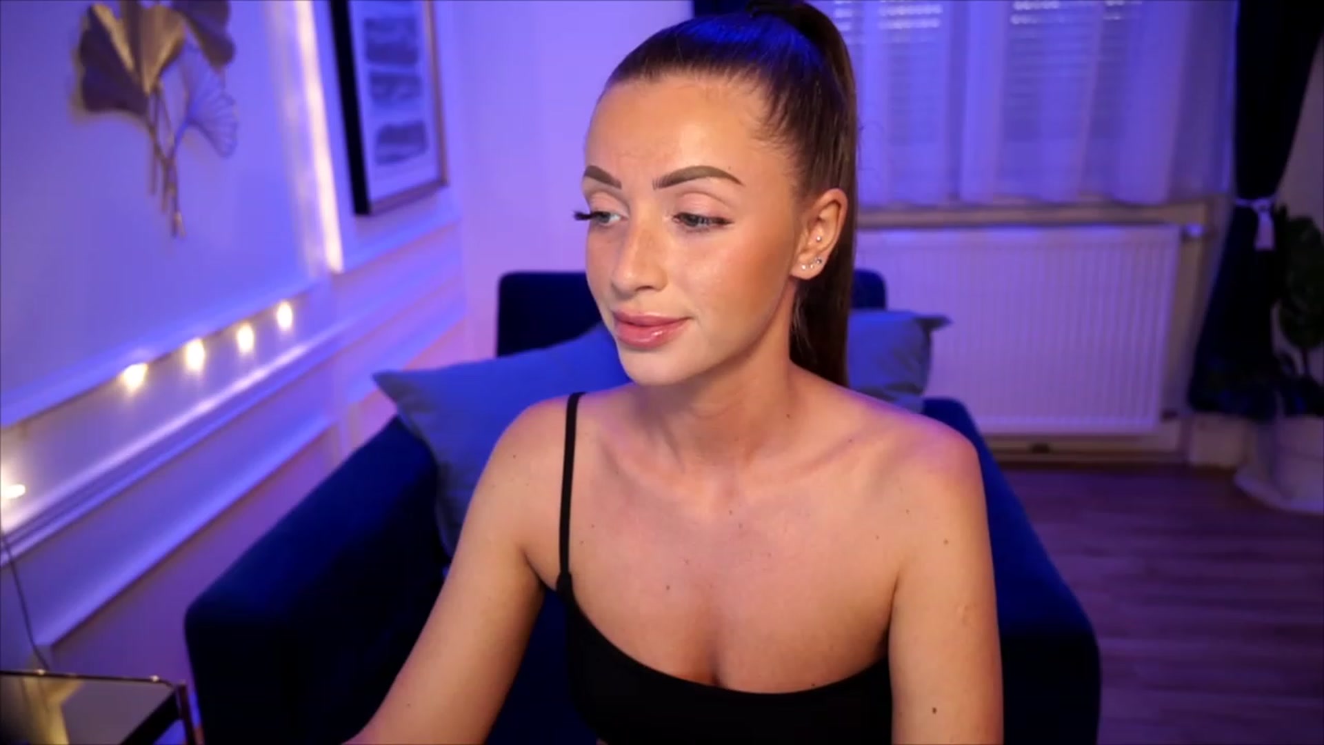 Gallery image thumbnail from emma_ruby's myfreecams stream on, 07/15/2023, 18:30 image 15 of 20