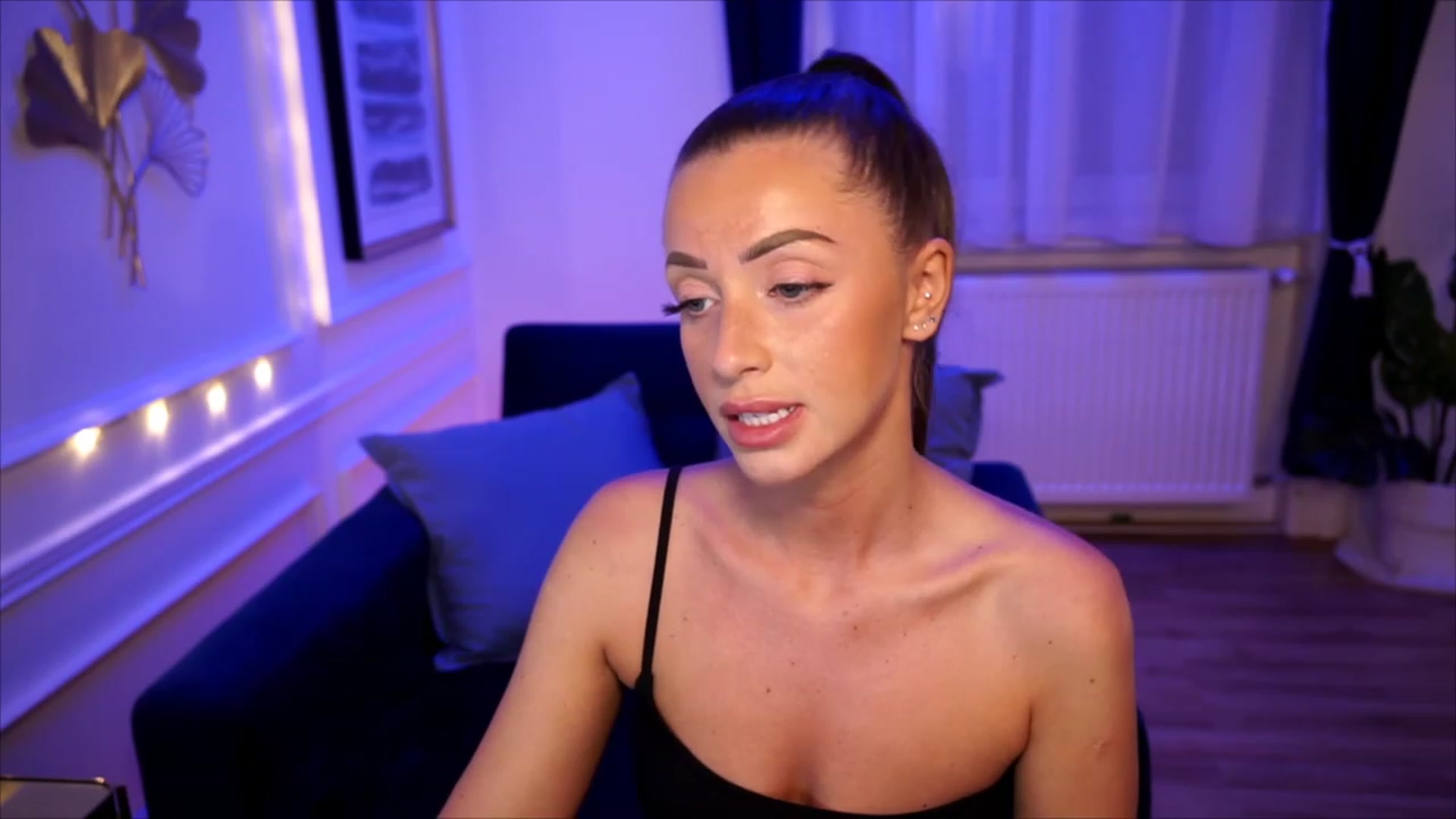 Gallery image thumbnail from emma_ruby's myfreecams stream on, 07/15/2023, 20:16 image 12 of 20