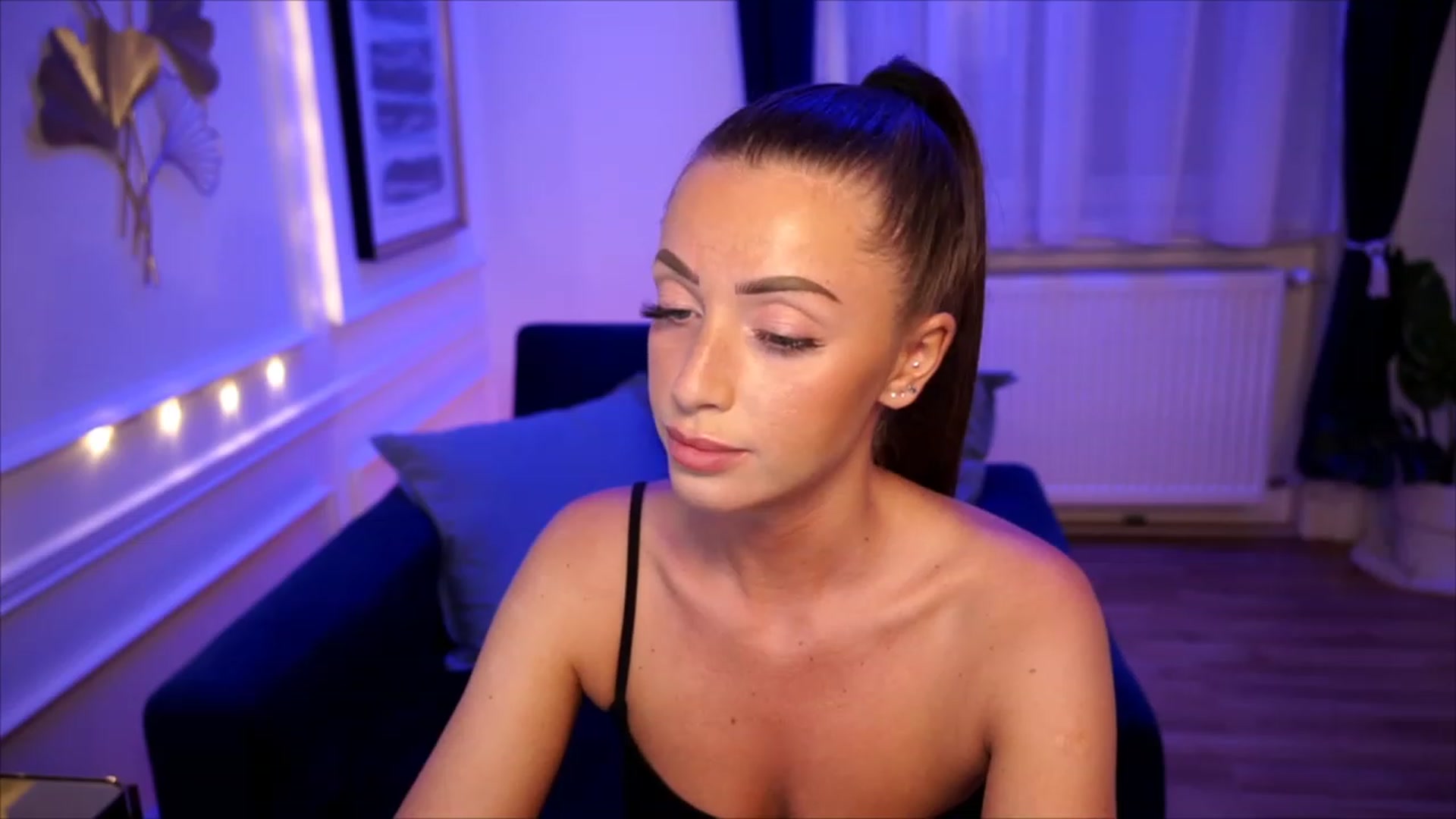 Gallery image thumbnail from emma_ruby's myfreecams stream on, 07/15/2023, 20:16 image 15 of 20