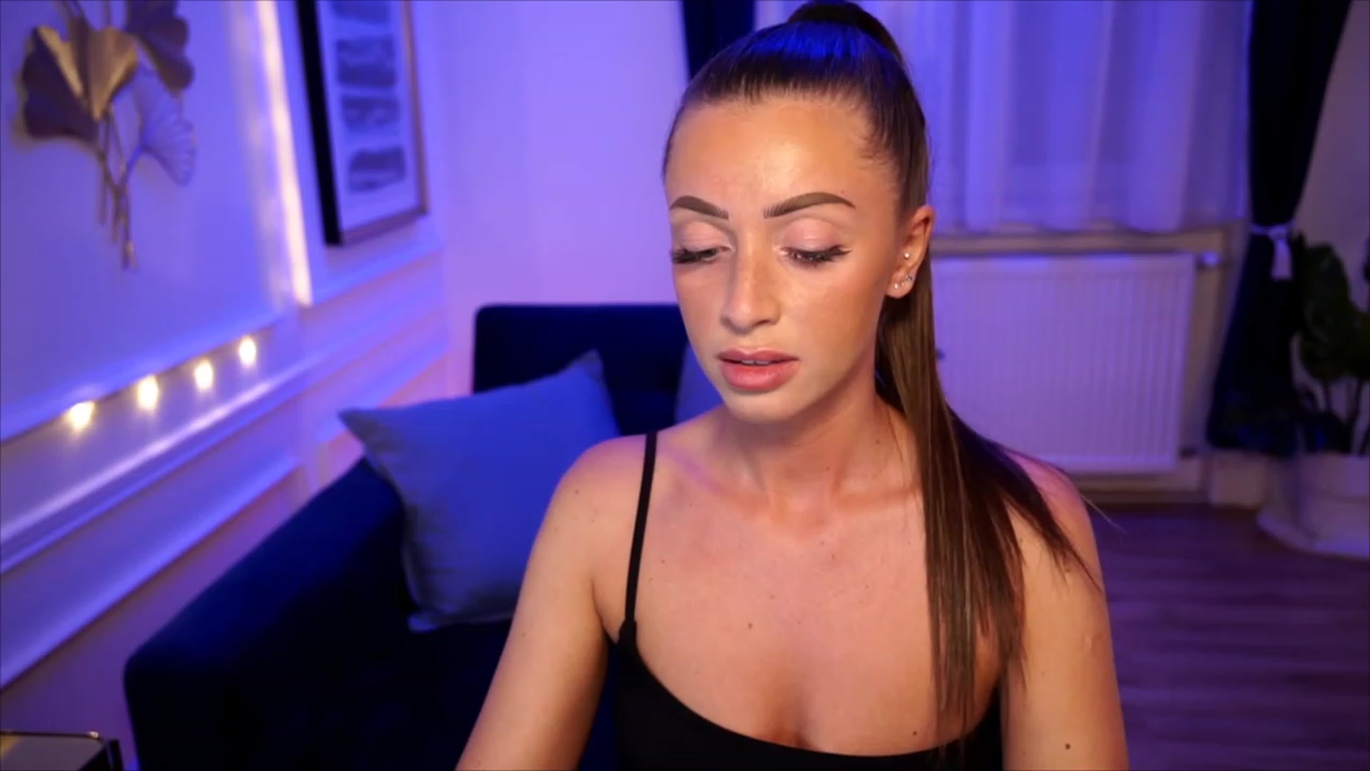 Gallery image thumbnail from emma_ruby's myfreecams stream on, 07/15/2023, 20:16 image 7 of 20