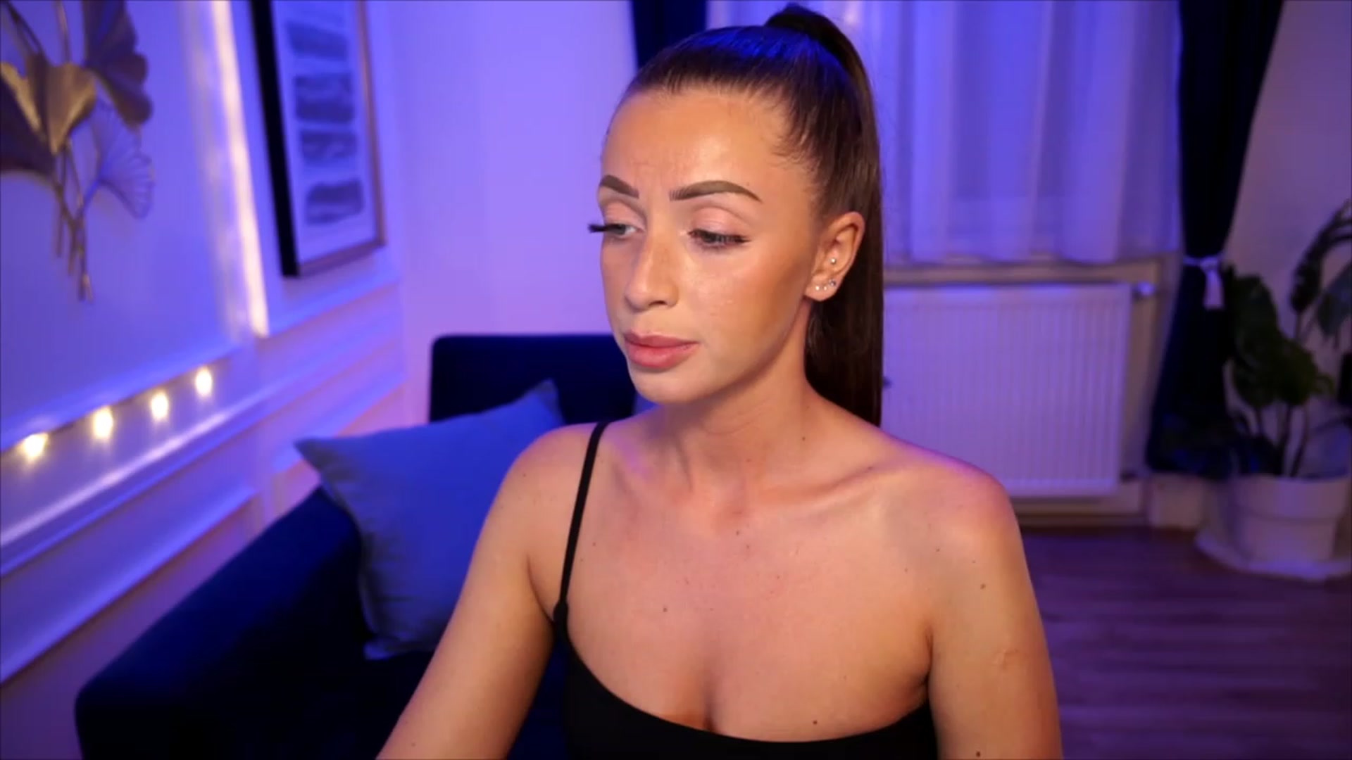 Gallery image thumbnail from emma_ruby's myfreecams stream on, 07/15/2023, 20:16 image 5 of 20