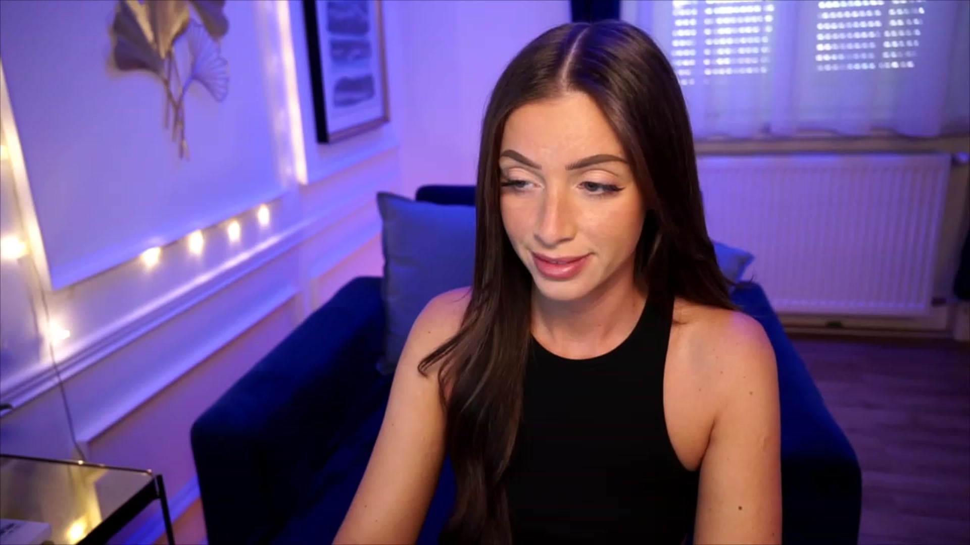 Gallery image thumbnail from emma_ruby's myfreecams stream on, 07/16/2023, 12:27 image 18 of 20