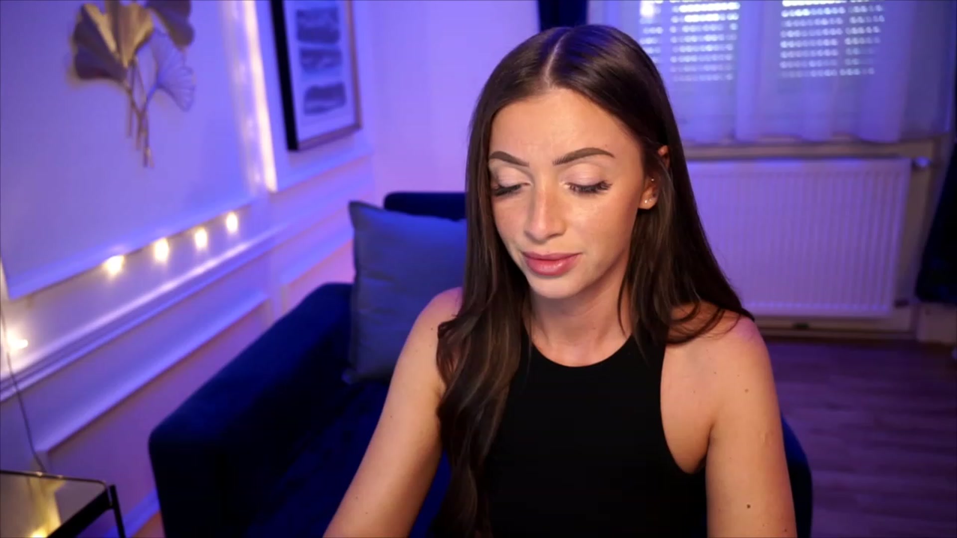 Gallery image thumbnail from emma_ruby's myfreecams stream on, 07/16/2023, 14:07 image 7 of 20