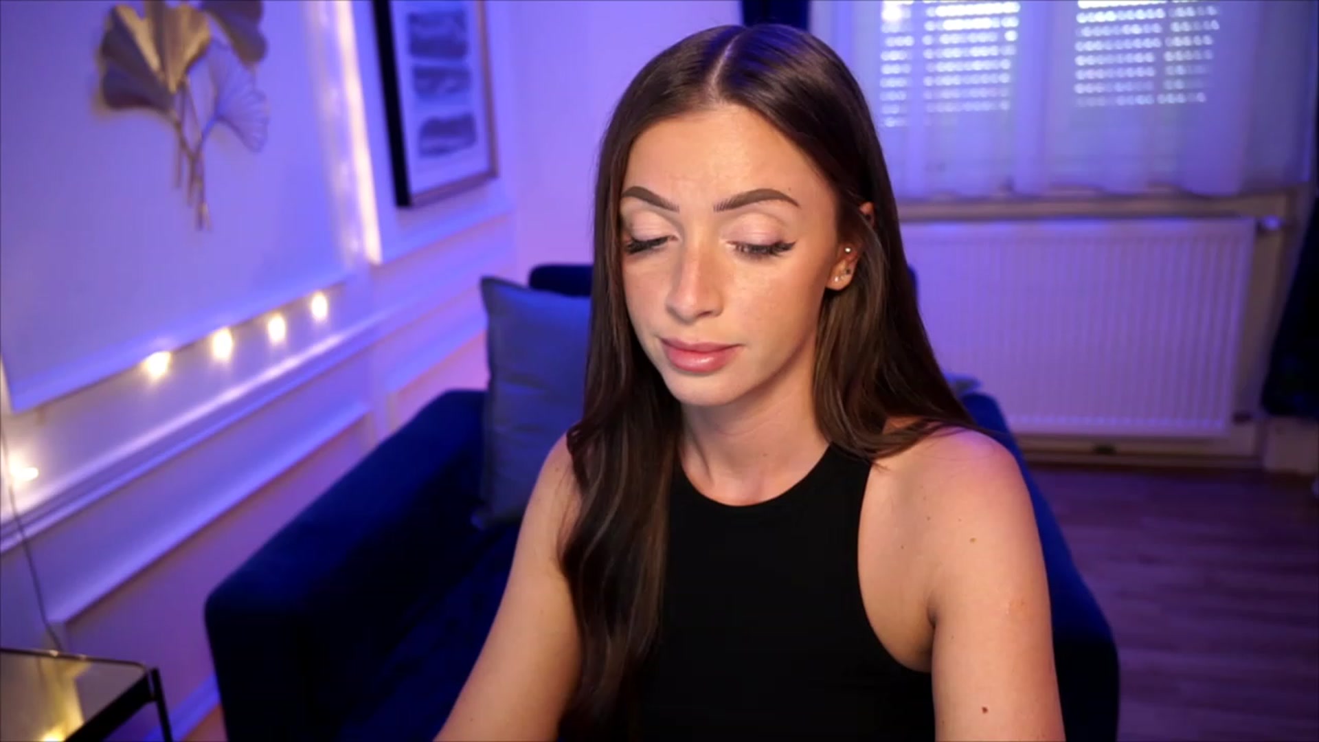 Gallery image thumbnail from emma_ruby's myfreecams stream on, 07/16/2023, 14:07 image 9 of 20