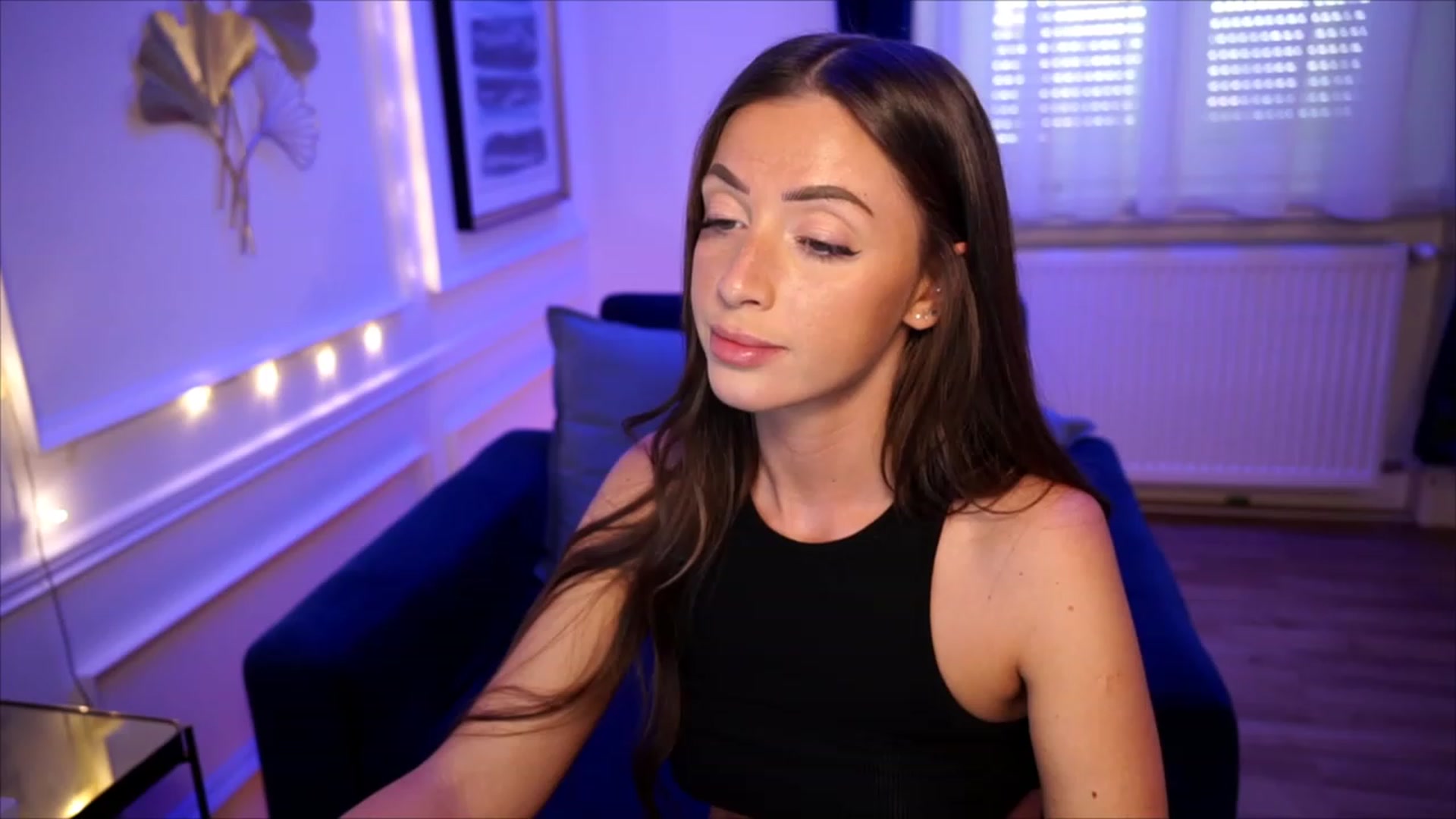 Gallery image thumbnail from emma_ruby's myfreecams stream on, 07/16/2023, 14:07 image 15 of 20