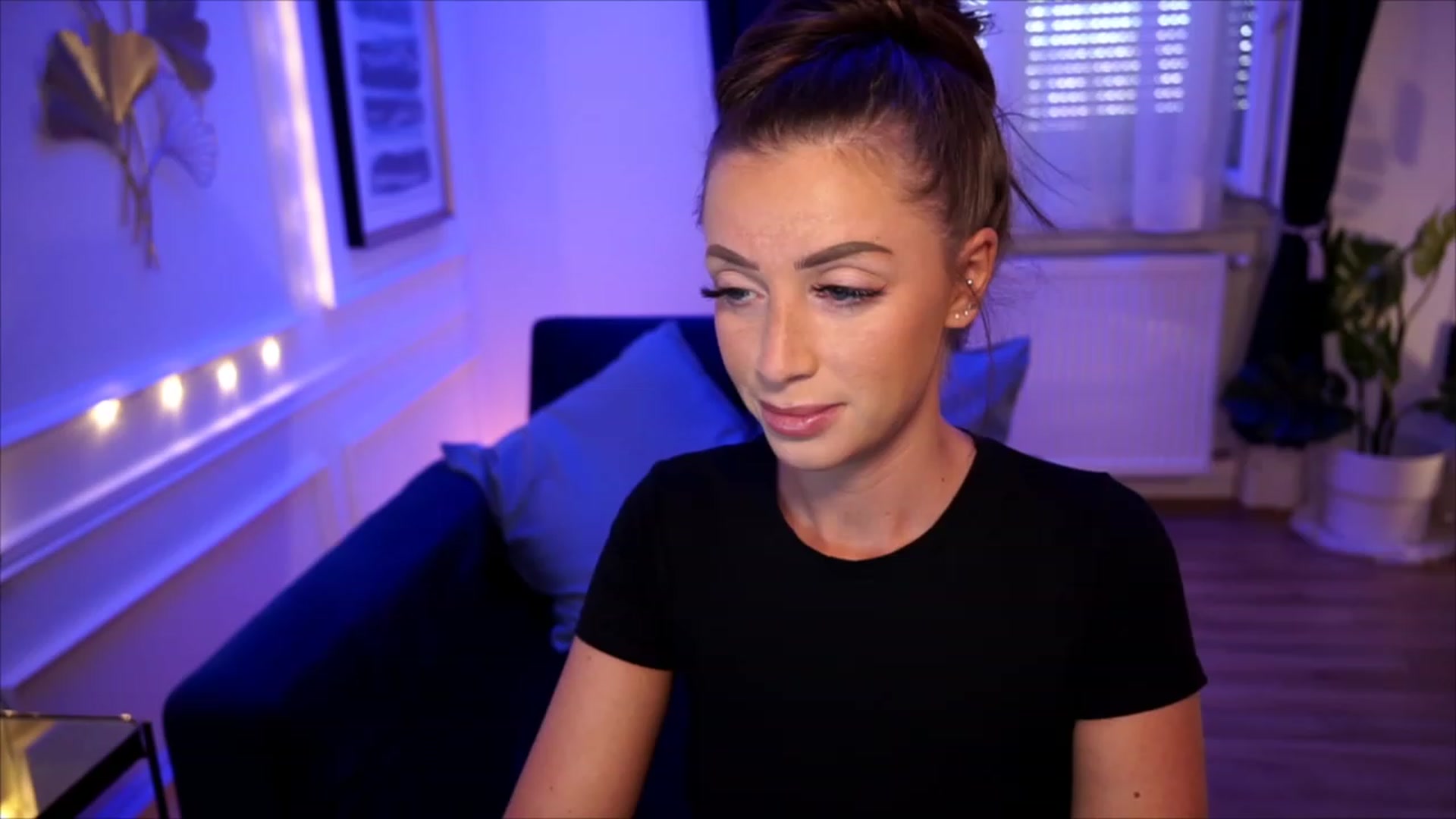 Gallery image thumbnail from emma_ruby's myfreecams stream on, 07/25/2023, 11:53 image 11 of 20