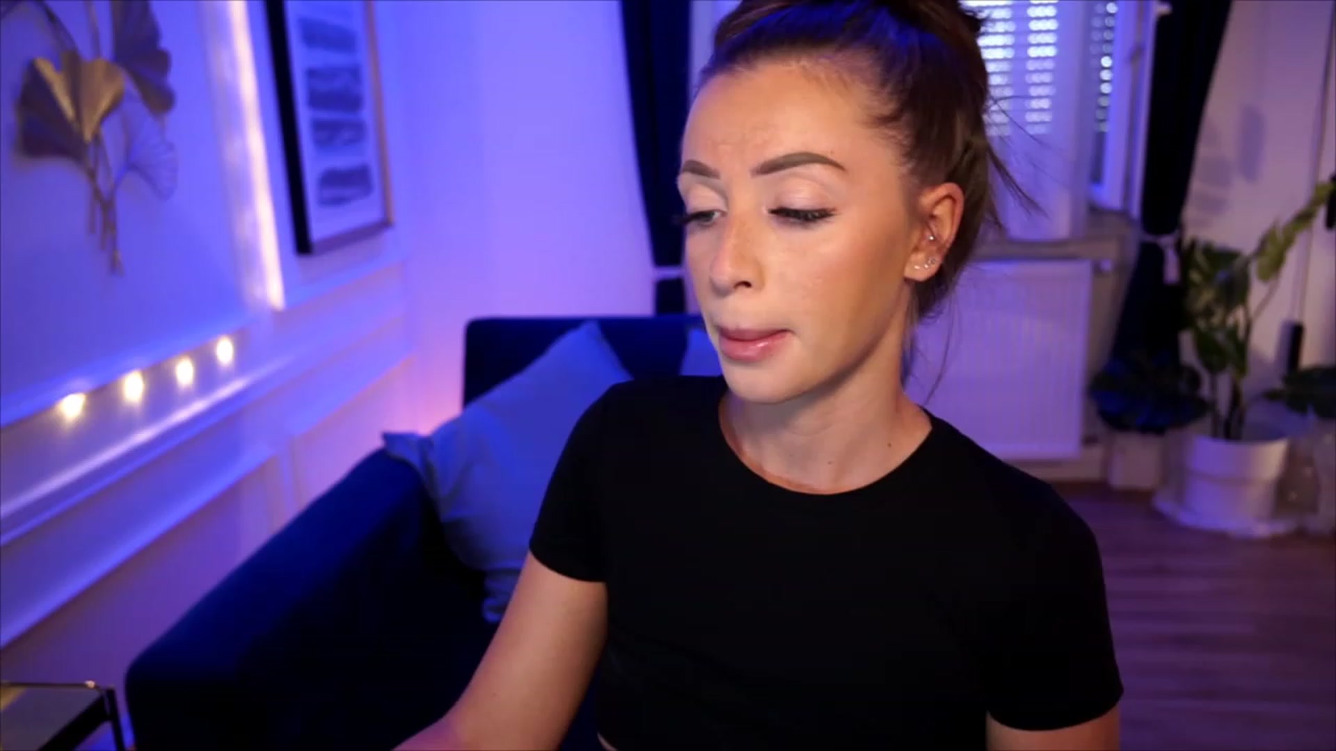 Gallery image thumbnail from emma_ruby's myfreecams stream on, 07/25/2023, 11:53 image 7 of 20