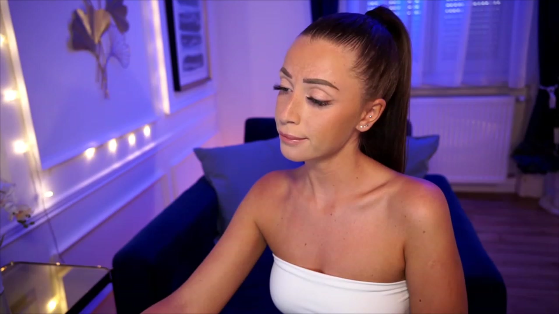 Gallery image thumbnail from emma_ruby's myfreecams stream on, 07/26/2023, 17:59 image 20 of 20