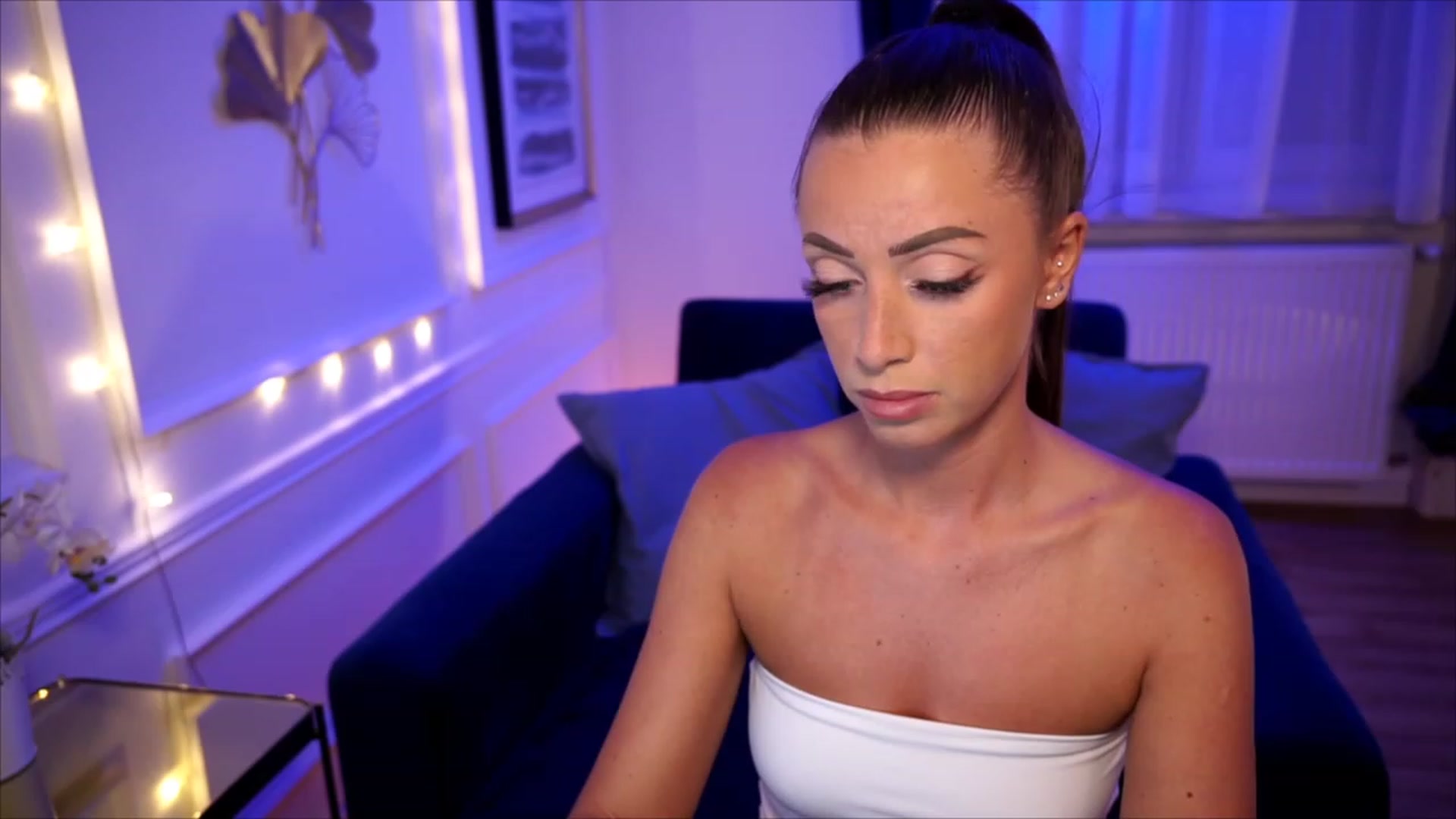 Gallery image thumbnail from emma_ruby's myfreecams stream on, 07/26/2023, 19:02 image 20 of 20