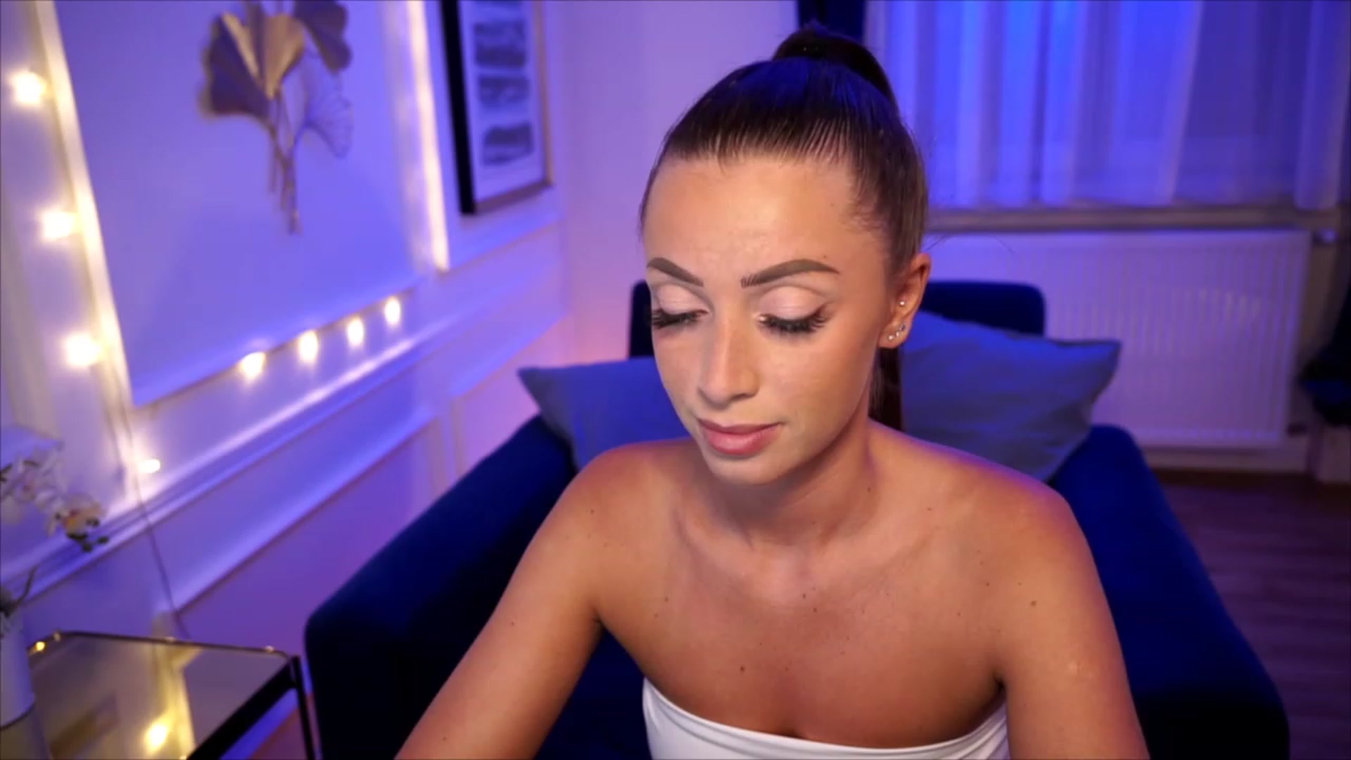 Gallery image thumbnail from emma_ruby's myfreecams stream on, 07/26/2023, 19:02 image 13 of 20