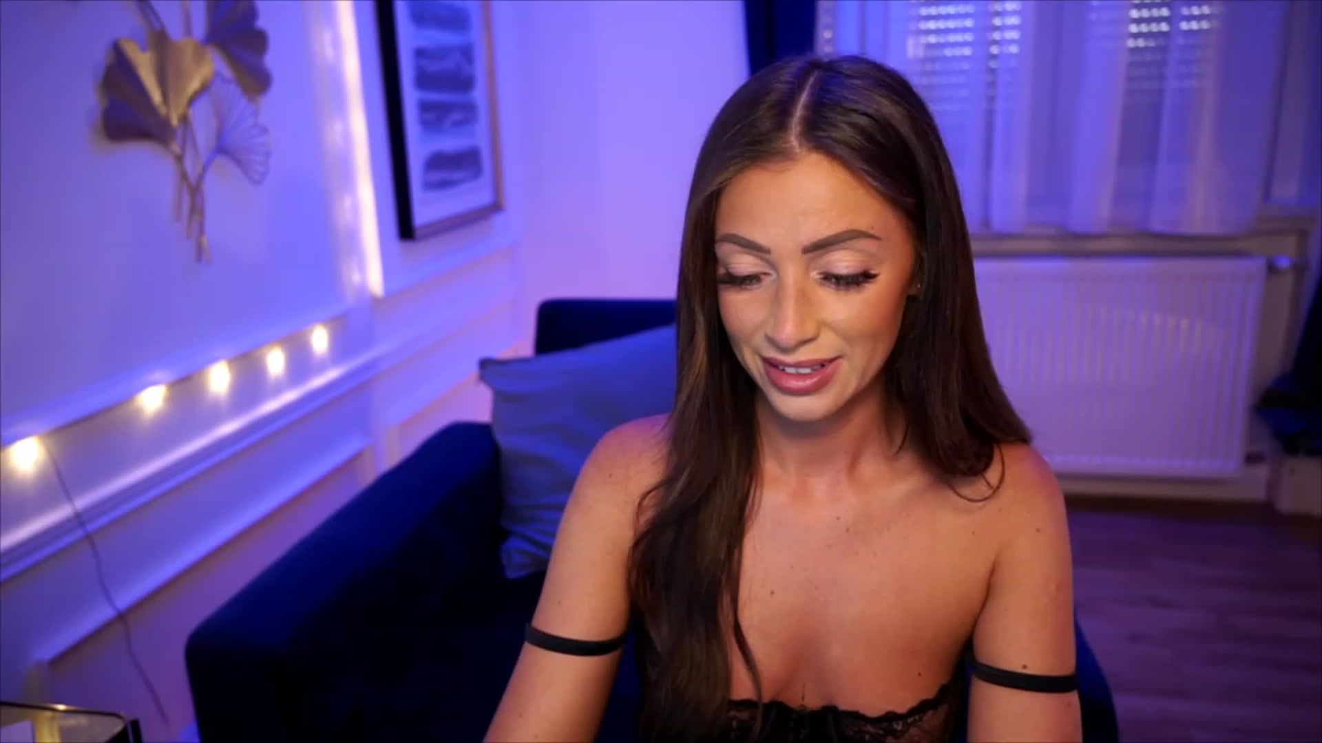 Gallery image thumbnail from emma_ruby's myfreecams stream on, 07/31/2023, 18:07 image 19 of 20