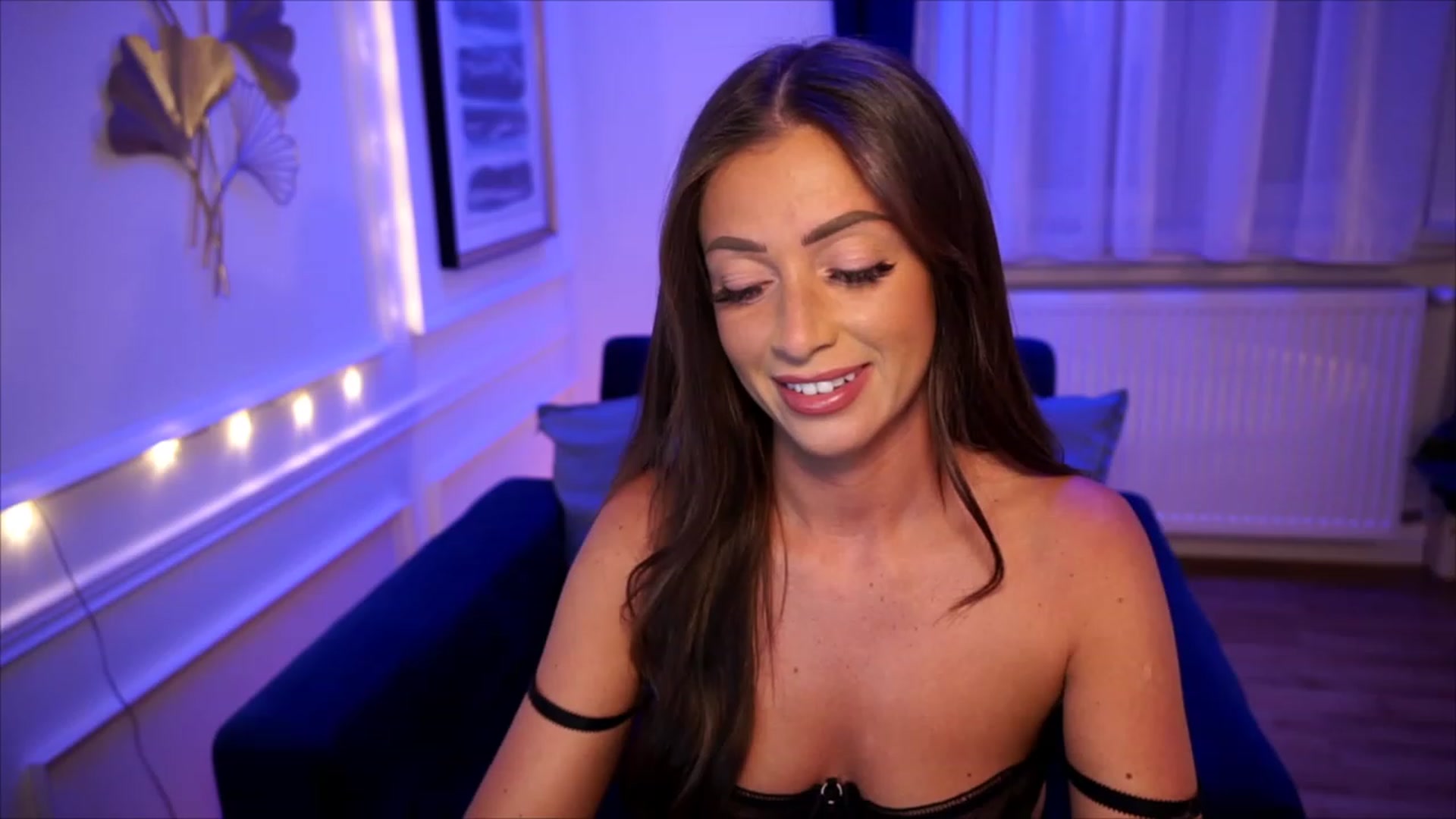 Gallery image thumbnail from emma_ruby's myfreecams stream on, 07/31/2023, 20:21 image 6 of 20