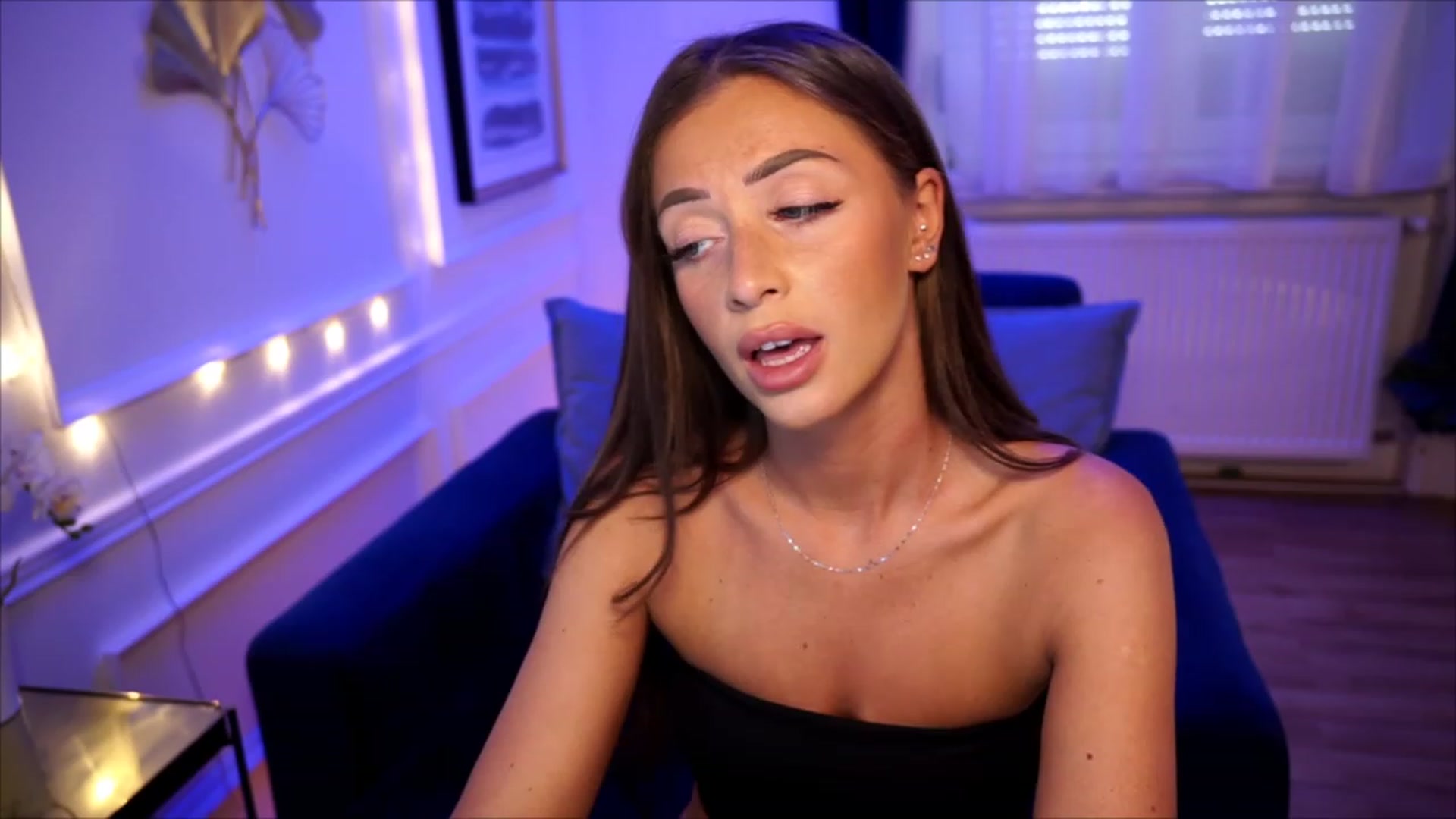 Gallery image thumbnail from emma_ruby's myfreecams stream on, 08/03/2023, 14:42 image 20 of 20