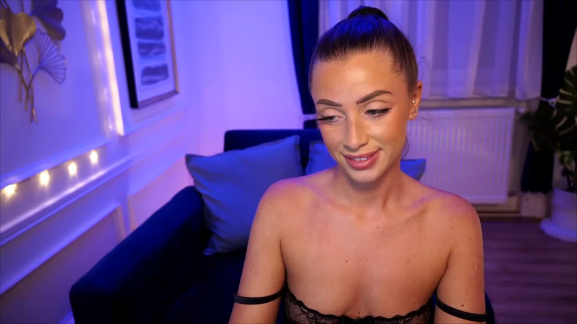 Gallery image thumbnail from emma_ruby's myfreecams stream on, 08/05/2023, 19:04 image 18 of 20
