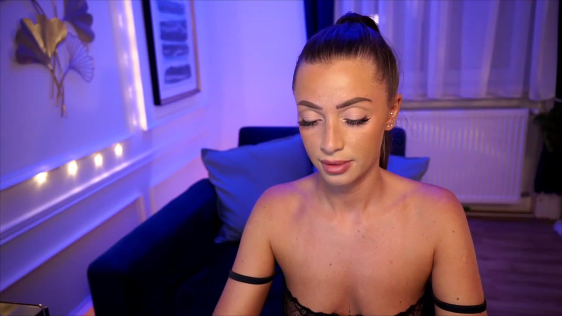 Gallery image thumbnail from emma_ruby's myfreecams stream on, 08/05/2023, 19:50 image 13 of 20
