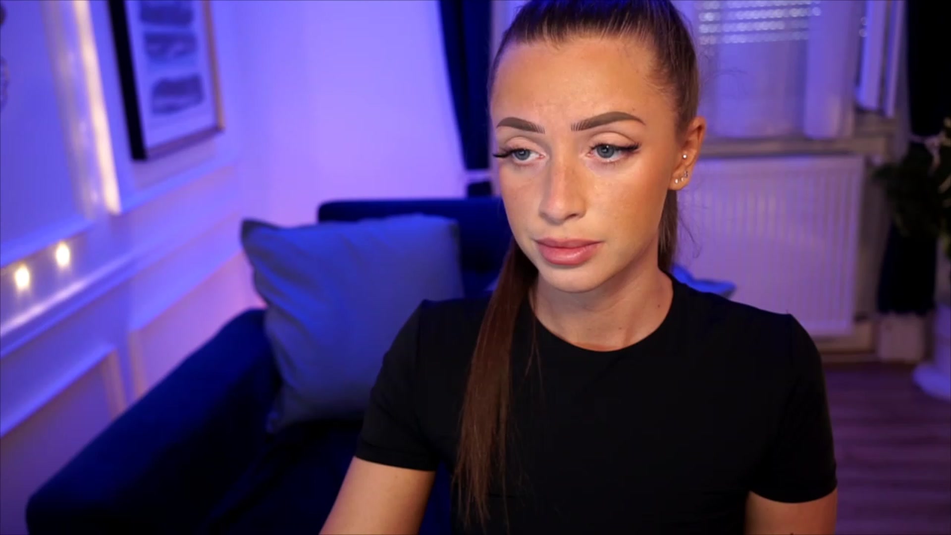 Gallery image thumbnail from emma_ruby's myfreecams stream on, 08/06/2023, 09:51 image 7 of 20