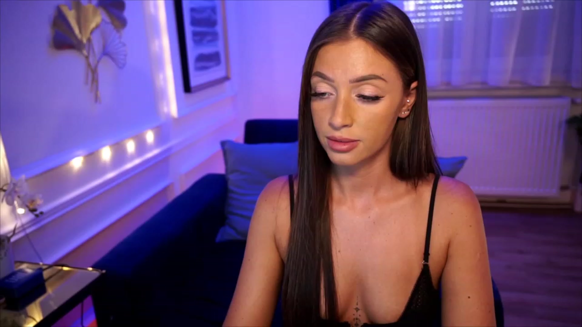 Gallery image thumbnail from emma_ruby's myfreecams stream on, 08/25/2023, 15:07 image 20 of 20