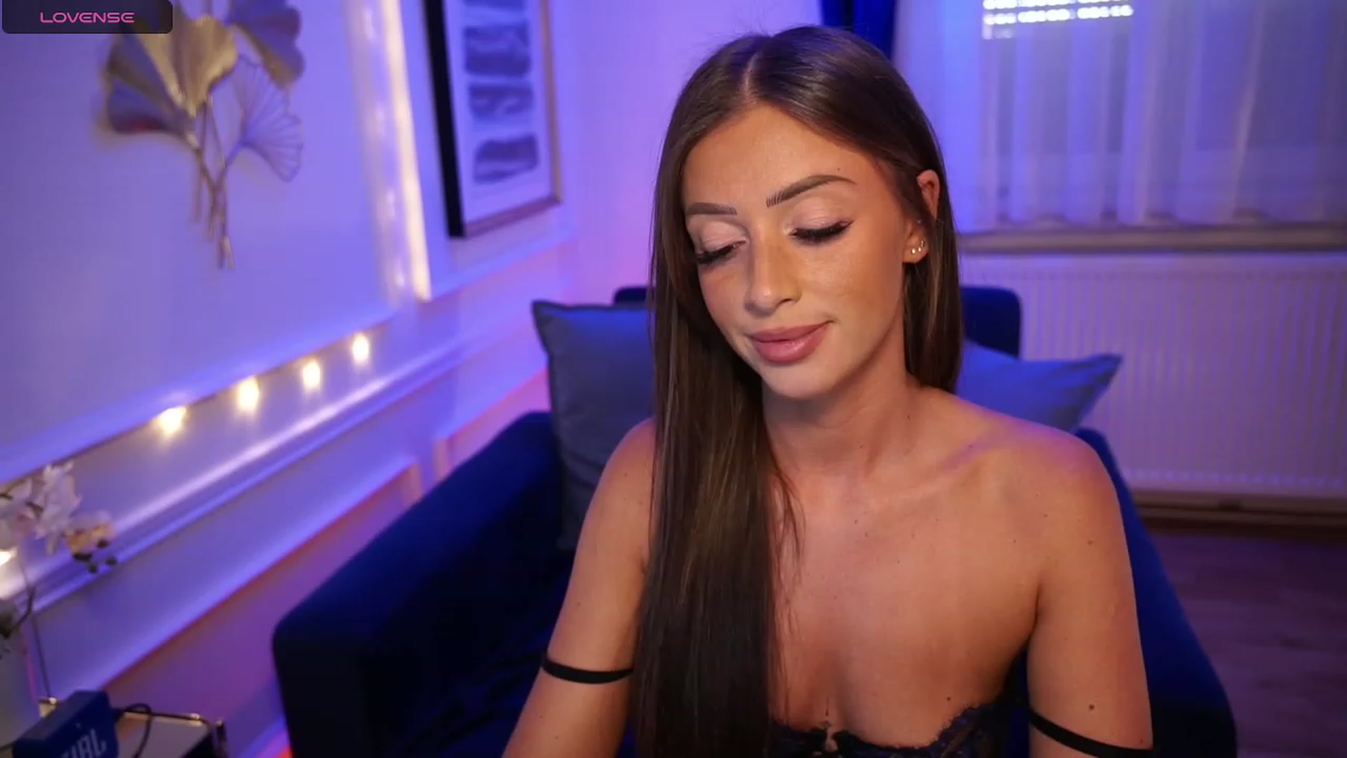 Gallery image thumbnail from emma_ruby's myfreecams stream on, 08/31/2023, 15:39 image 8 of 20