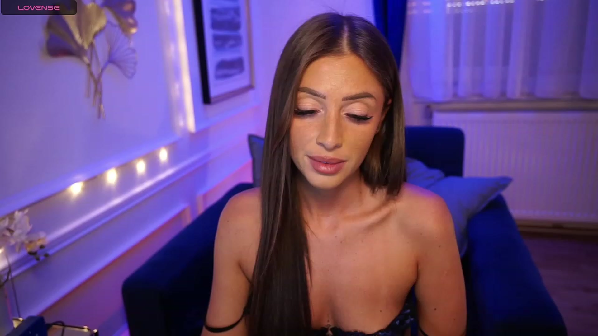 Gallery image thumbnail from emma_ruby's myfreecams stream on, 08/31/2023, 17:07 image 18 of 20