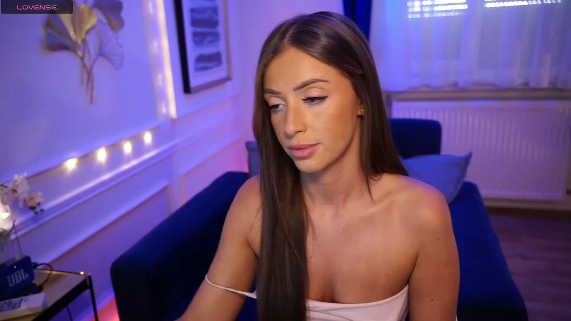 Gallery image thumbnail from emma_ruby's myfreecams stream on, 09/06/2023, 14:41 image 4 of 20