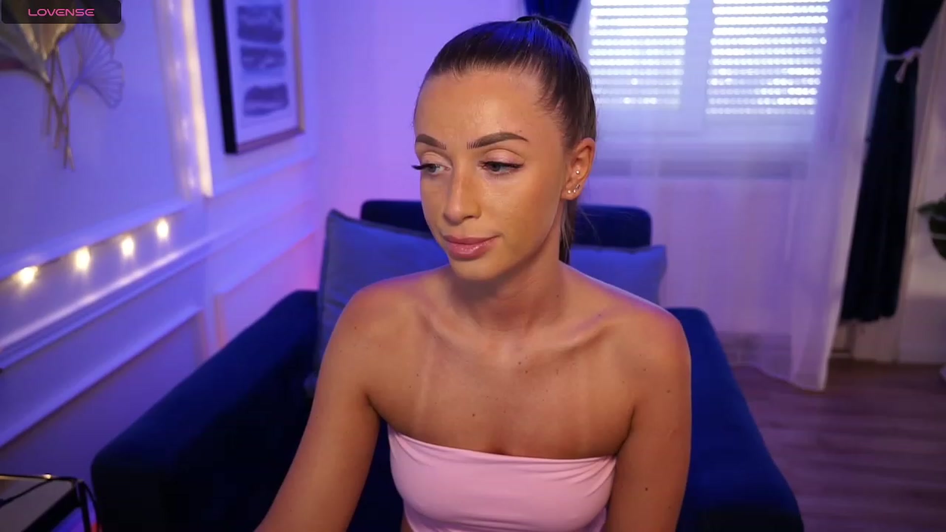 Gallery image thumbnail from emma_ruby's myfreecams stream on, 09/09/2023, 13:49 image 1 of 20
