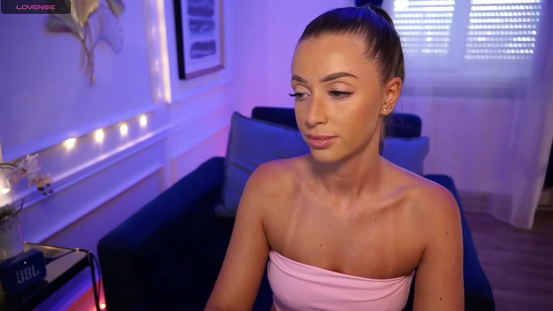 Gallery image thumbnail from emma_ruby's myfreecams stream on, 09/09/2023, 13:49 image 11 of 20