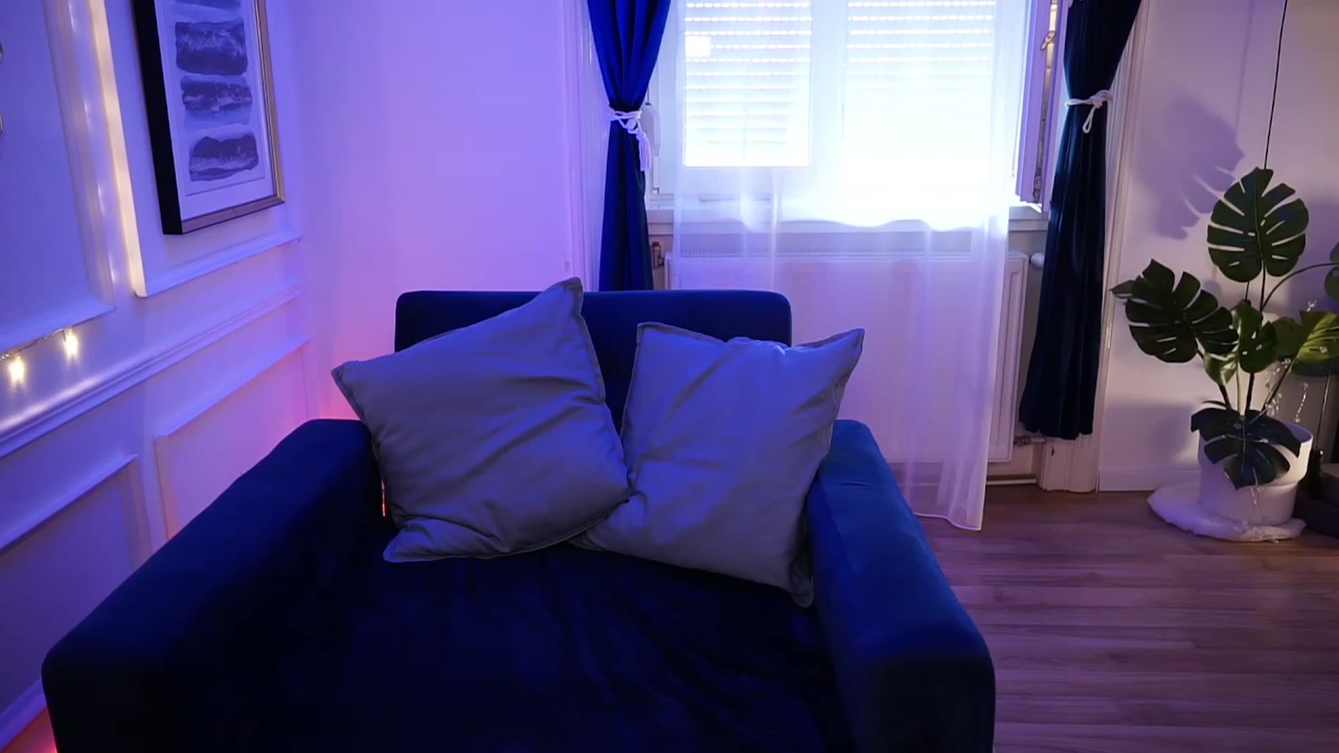 Gallery image thumbnail from emma_ruby's myfreecams stream on, 09/16/2023, 11:06 image 6 of 20