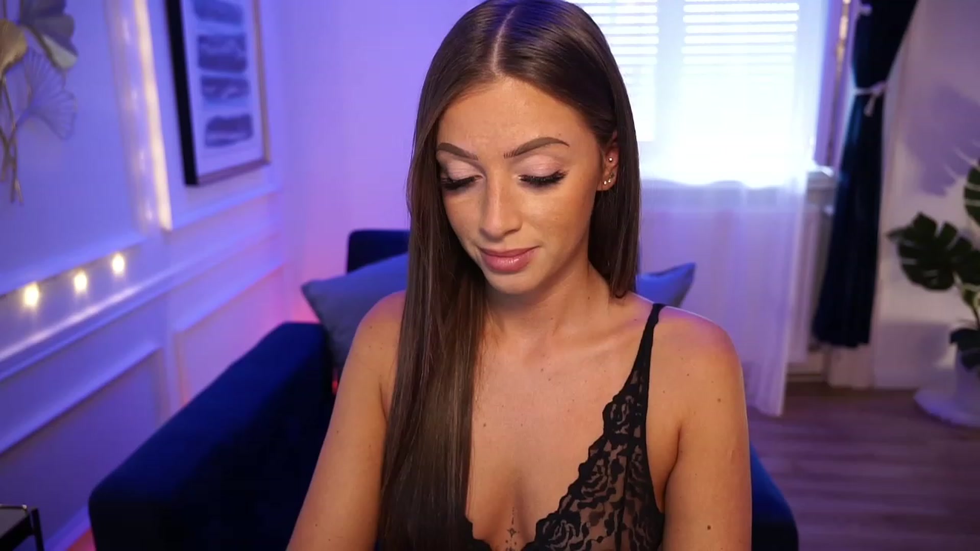 Gallery image thumbnail from emma_ruby's myfreecams stream on, 09/16/2023, 11:06 image 4 of 20