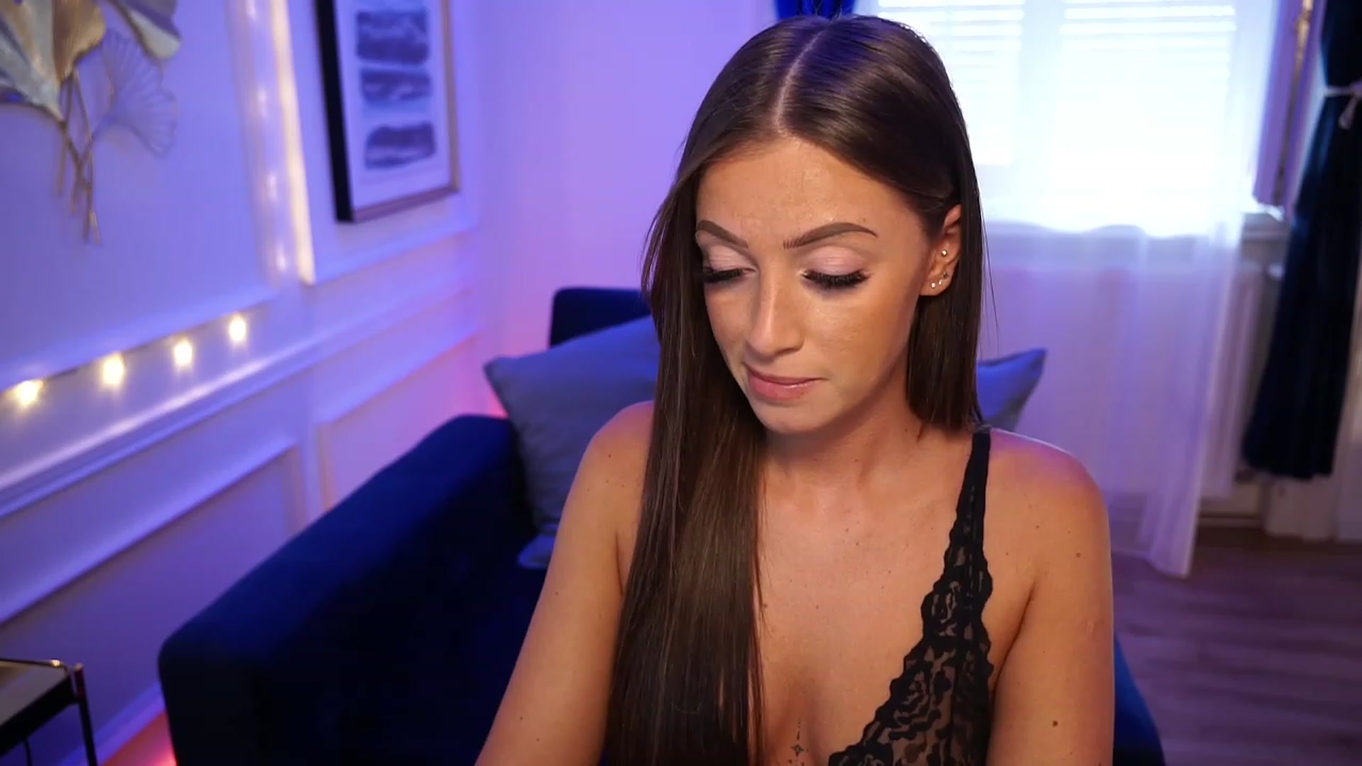 Gallery image thumbnail from emma_ruby's myfreecams stream on, 09/16/2023, 11:54 image 11 of 20