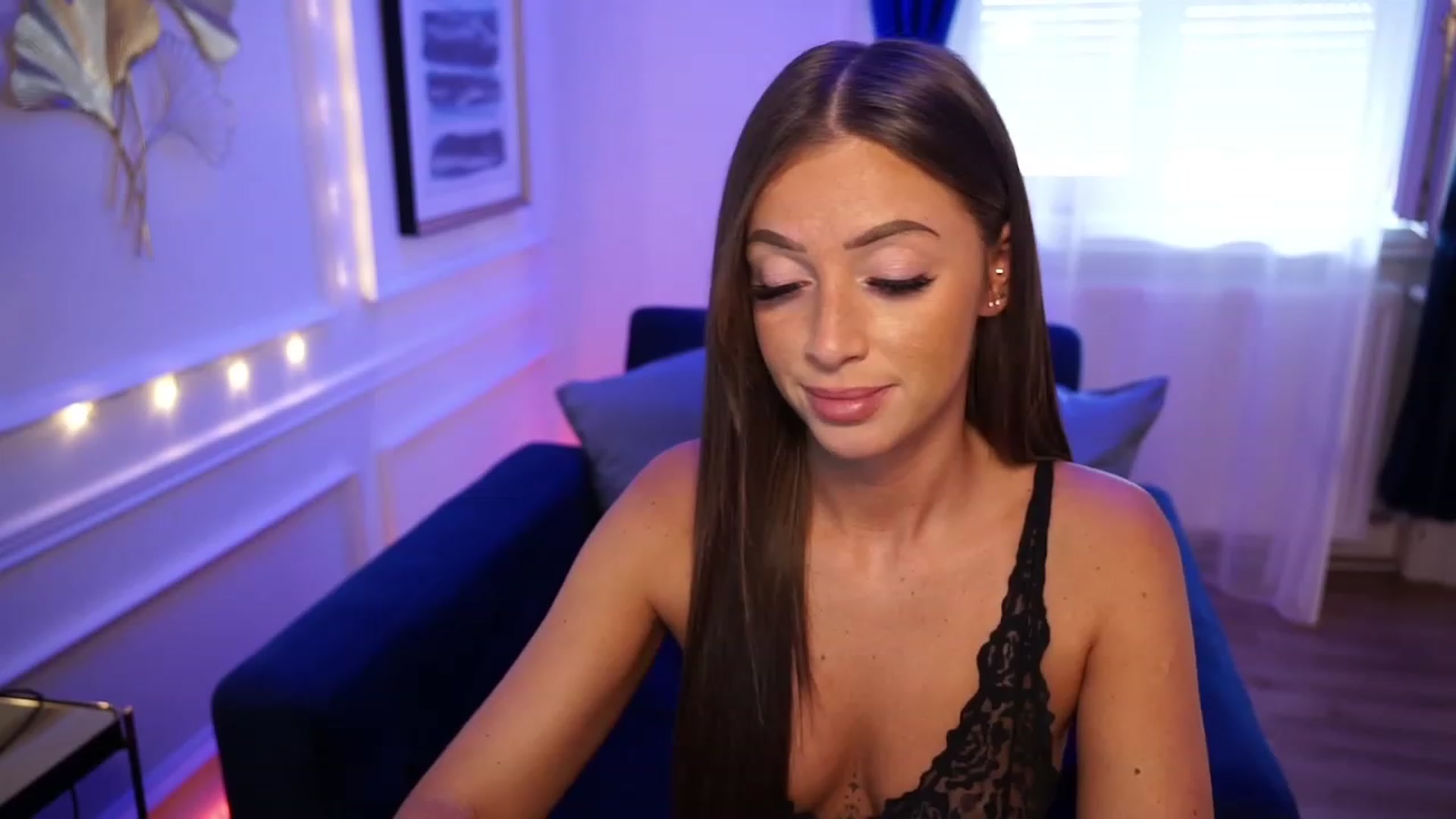 Gallery image thumbnail from emma_ruby's myfreecams stream on, 09/16/2023, 11:54 image 6 of 20