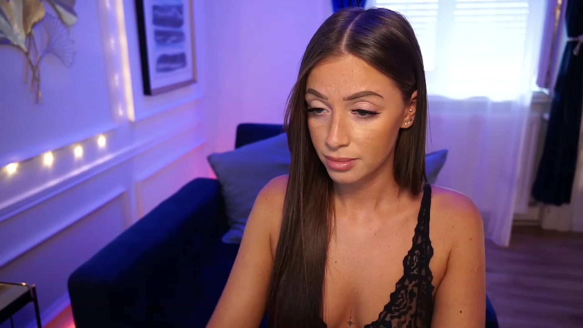 Gallery image thumbnail from emma_ruby's myfreecams stream on, 09/16/2023, 11:54 image 15 of 20