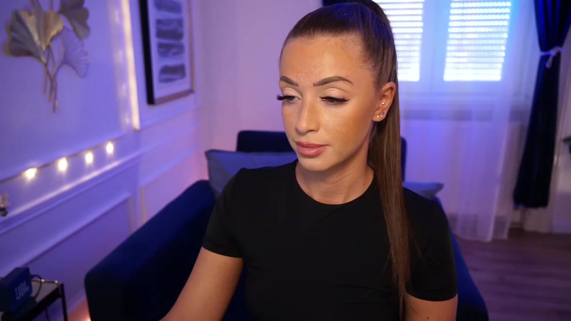 Gallery image thumbnail from emma_ruby's myfreecams stream on, 09/17/2023, 11:01 image 6 of 20
