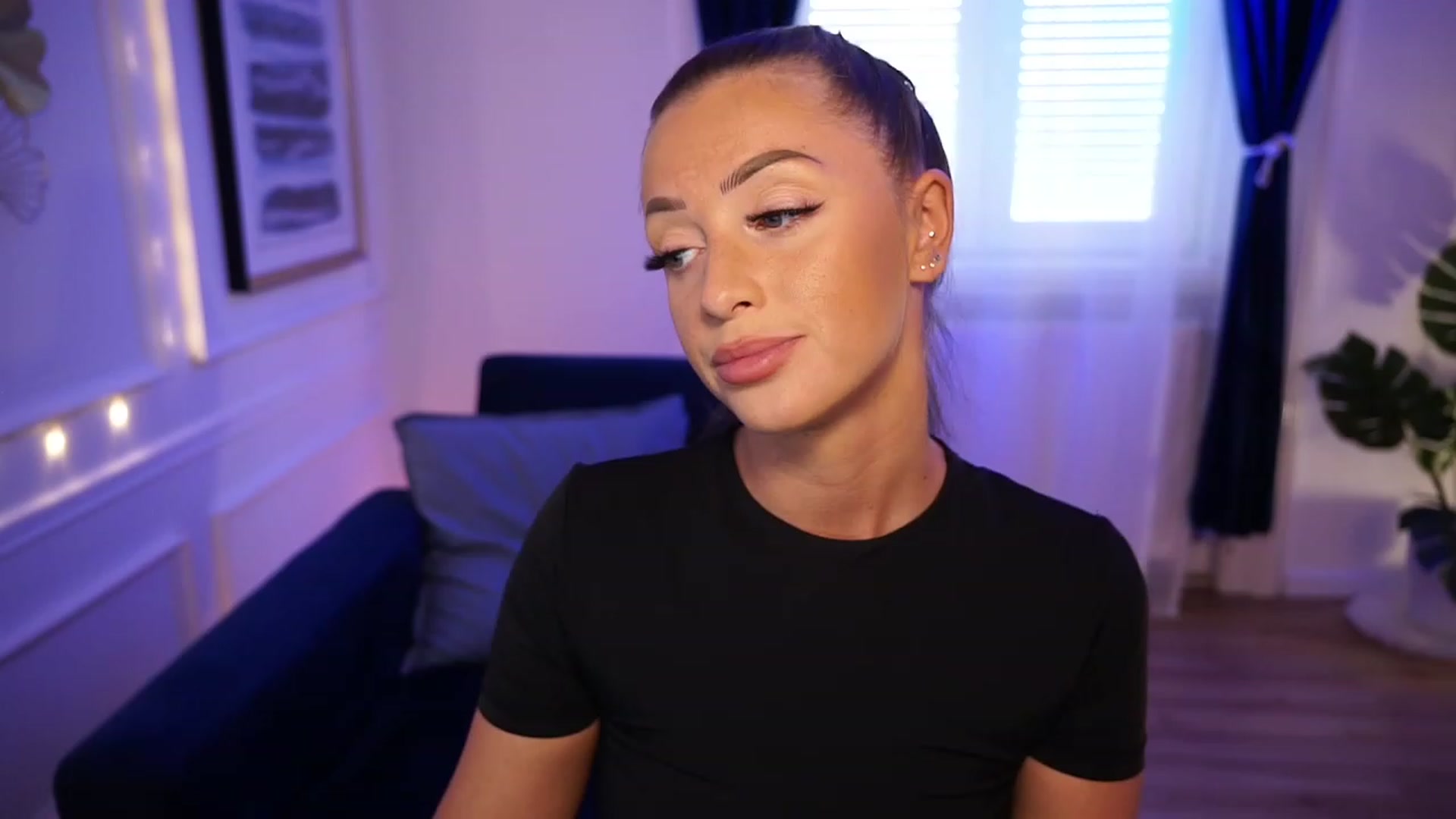 Gallery image thumbnail from emma_ruby's myfreecams stream on, 09/17/2023, 12:43 image 18 of 20