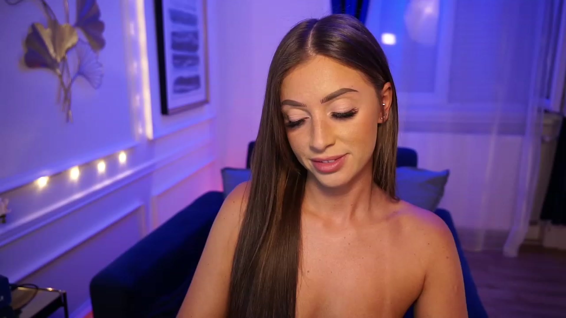 Gallery image thumbnail from emma_ruby's myfreecams stream on, 09/20/2023, 20:33 image 12 of 20
